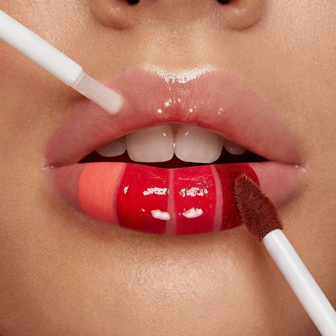 KIKO MILANOさんのインスタグラム写真 - (KIKO MILANOInstagram)「Intense matte, super glossy! You can find our iconic Unlimited Double Touch in a variety of different shades 💋💄 Which is your go-to summer shade? 😍⁣ ⁣ #KIKOLips #liquidlipstick #liptint #glossylips #redlipstick ⁣ ⁣  Unlimited Double Touch 113, 107, 109, 115 - Glow Fusion Powder Highlighter 01」7月26日 0時40分 - kikomilano