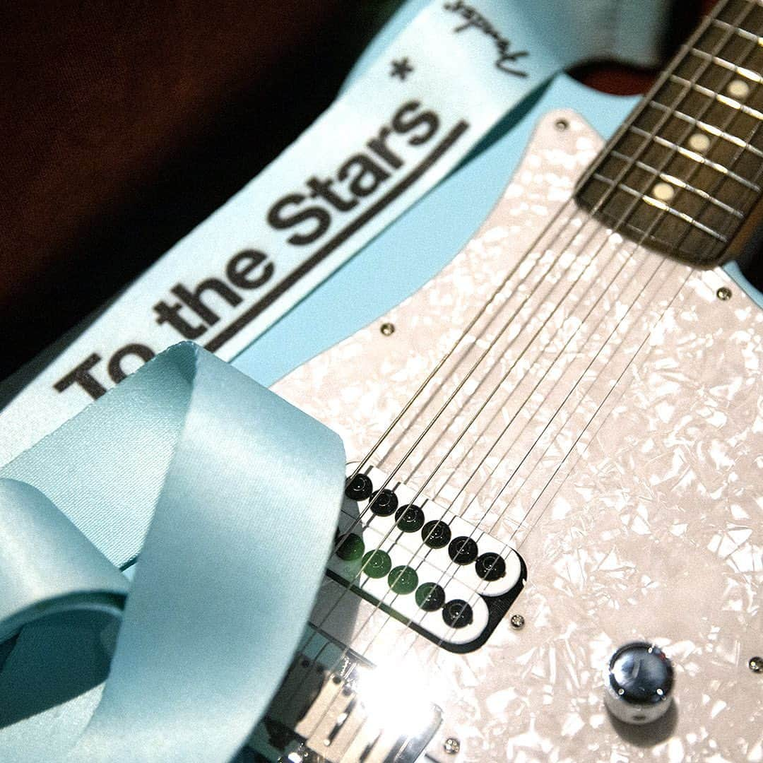 Fender Guitarさんのインスタグラム写真 - (Fender GuitarInstagram)「It's the moment we know you’ve all been waiting for: Re-introducing the Tom DeLonge Stratocaster, developed in partnership with @Blink182 guitarist @TomDeLonge. This iconic Strat features a hardtail Stratocaster bridge, Streamlined Control Setup, Seymour Duncan Invader humbucker and Vintage Style Tuners. Get yours at the link in our bio. | 📷 @fog.again」7月26日 0時50分 - fender