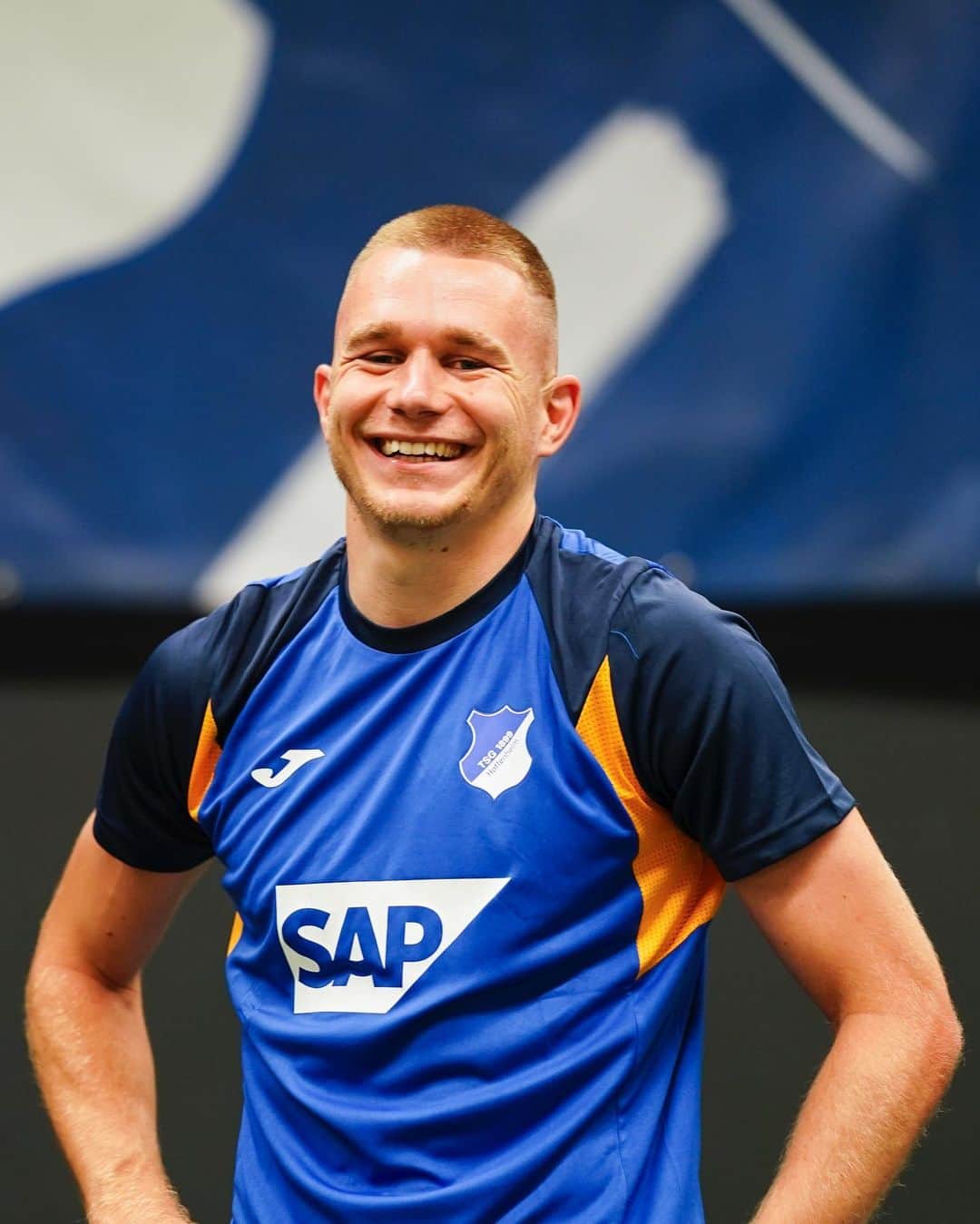 TSG1899ホッフェンハイムのインスタグラム：「#LeTSGo, @szancso41! 🏋️‍♂️」