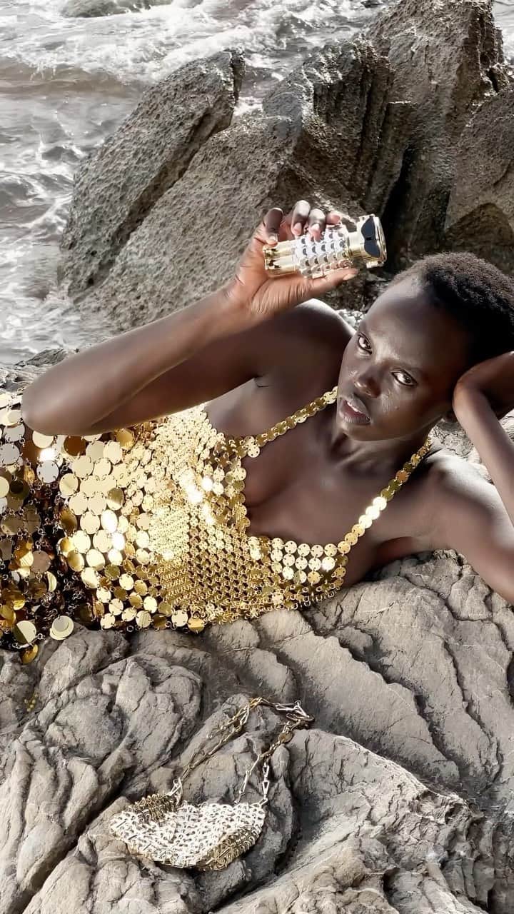 のインスタグラム：「FAME your secret summer weapon #rabanneparfums」