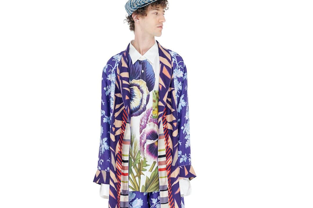 Pierre-Louis Masciaさんのインスタグラム写真 - (Pierre-Louis MasciaInstagram)「Pierre-Louis Mascia Éternel Présent Spring/Summer 2023 collection. Discover season's signature prints on pierrelouismascia.com and in our boutiques in Milano and Portofino.  Ph: @thomasmbertrand」7月26日 1時14分 - pierrelouismascia