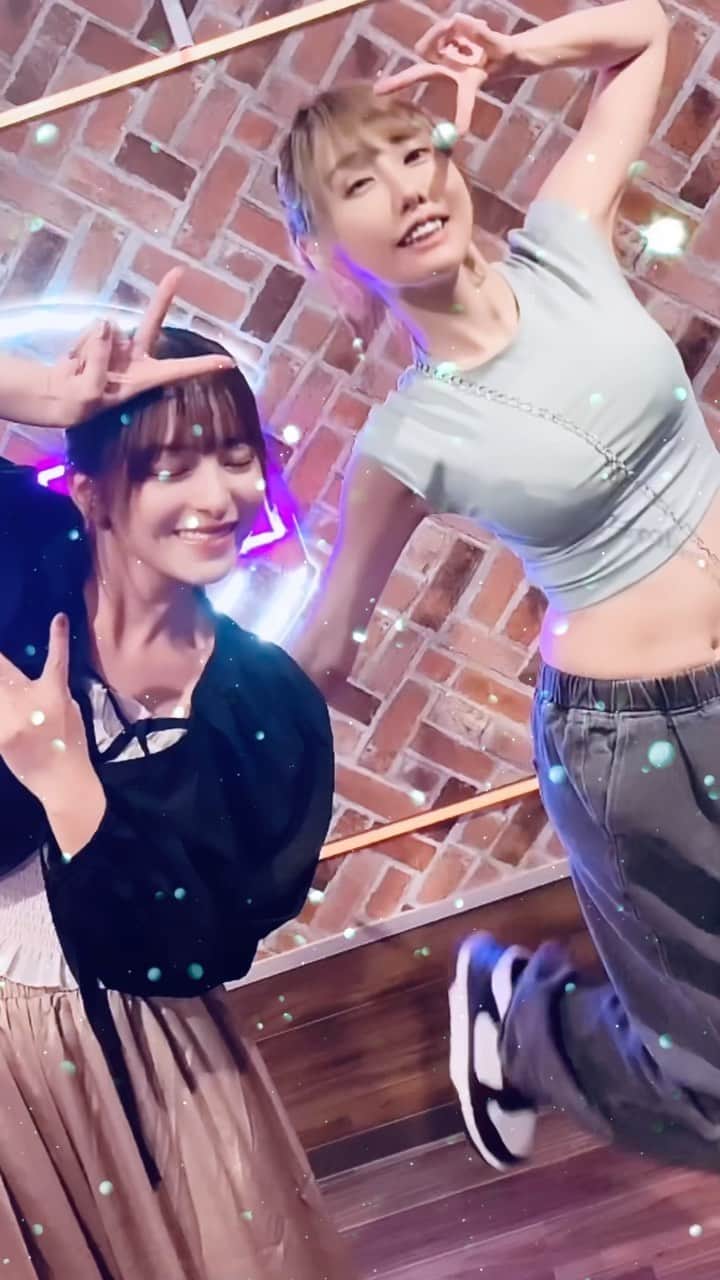 稲森美優のインスタグラム：「#わやわやわー した！♥️ もうすぐLIVEだから、練習の合間にとったよ( *´꒳`*)わやわやわー！ #wayawayawa  #花园种花  #花园种花挖呀挖呀挖  #花园种花手势舞  #japanesegirl」