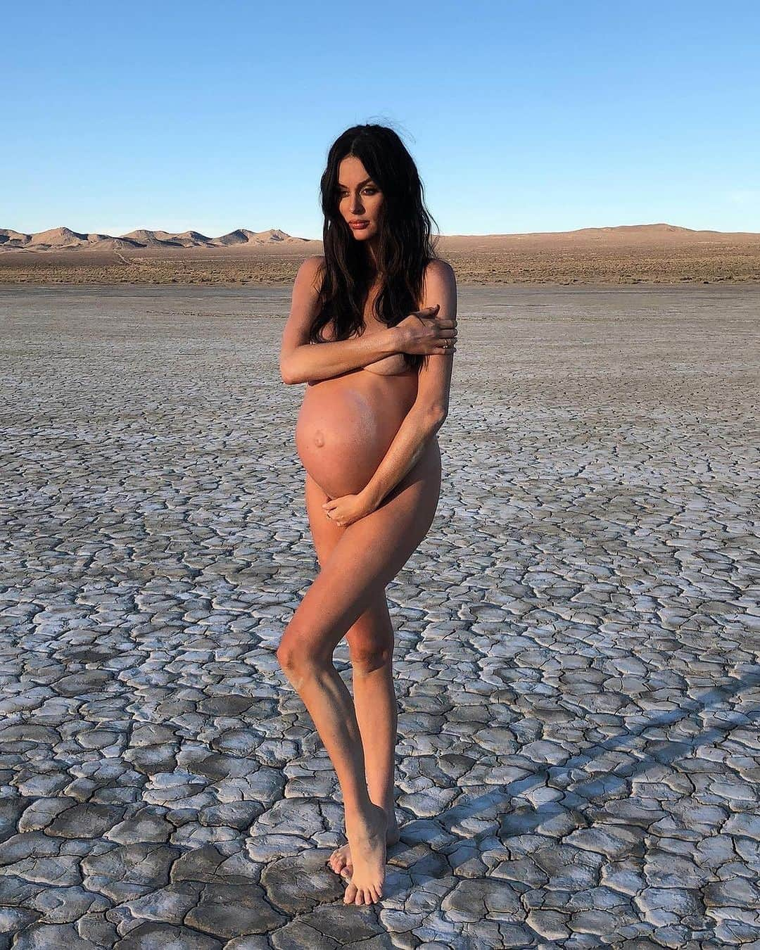 ニコール・トルンフィオさんのインスタグラム写真 - (ニコール・トルンフィオInstagram)「When @nictrunfio was #38weeks and @bumpsuit was just getting started…💫 Our goal is to always serve you, uplift mamas, and make the world a better place for our babies 👼🌏 We 💖 this community xoxo」7月26日 1時41分 - nictrunfio