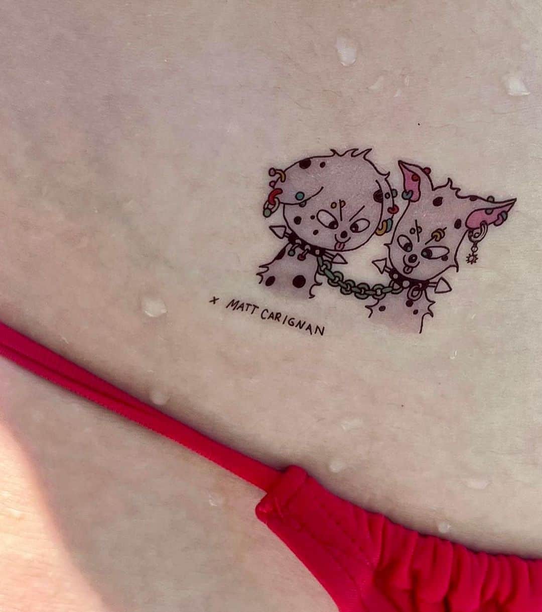 Justine Clenquetさんのインスタグラム写真 - (Justine ClenquetInstagram)「Getting ready for summer with Tiko☀️ Temporary tattoos by Matt Carignan coming in your orders 💛 #justineclenquet」7月26日 1時43分 - justineclenquet