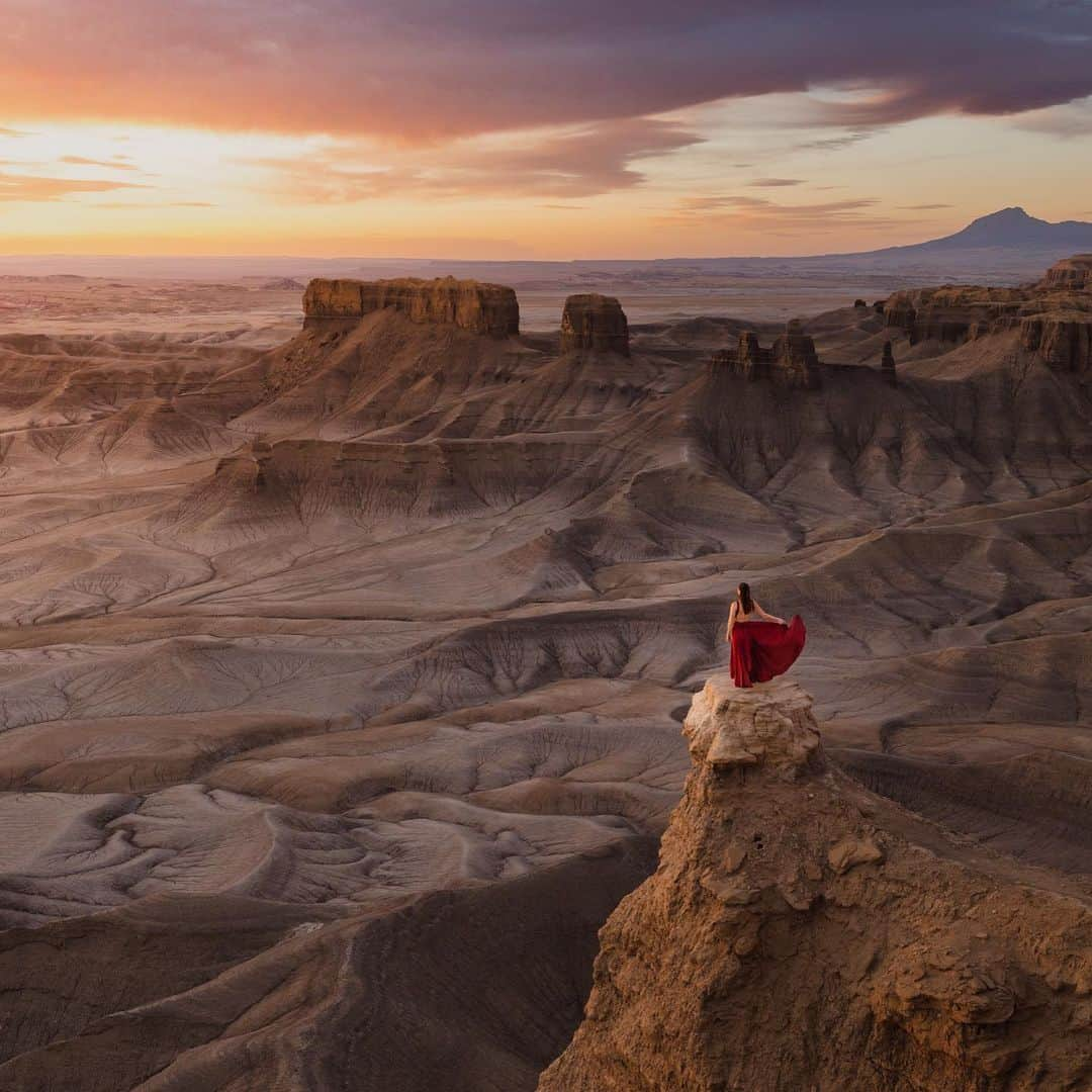 NikonUSAさんのインスタグラム写真 - (NikonUSAInstagram)「For the next stop on the #NikonCreators Road Trip, find the 💃 with Utah-based creator @PaigeVincent, who uses the Z 6II and Z 50 for gorgeous storm & landscape shots.  “I love adding a human element to my shots to show the scale of these magnificent spots, and to inspire others to get outside see everything nature has to offer.”  📍 Where should we stop next? Let us know in the comments!    #NikonZ6II #NikonZ50 #NIKKORZ #Utah #LandscapePhotography #StormChaser #Summer」7月26日 1時51分 - nikonusa