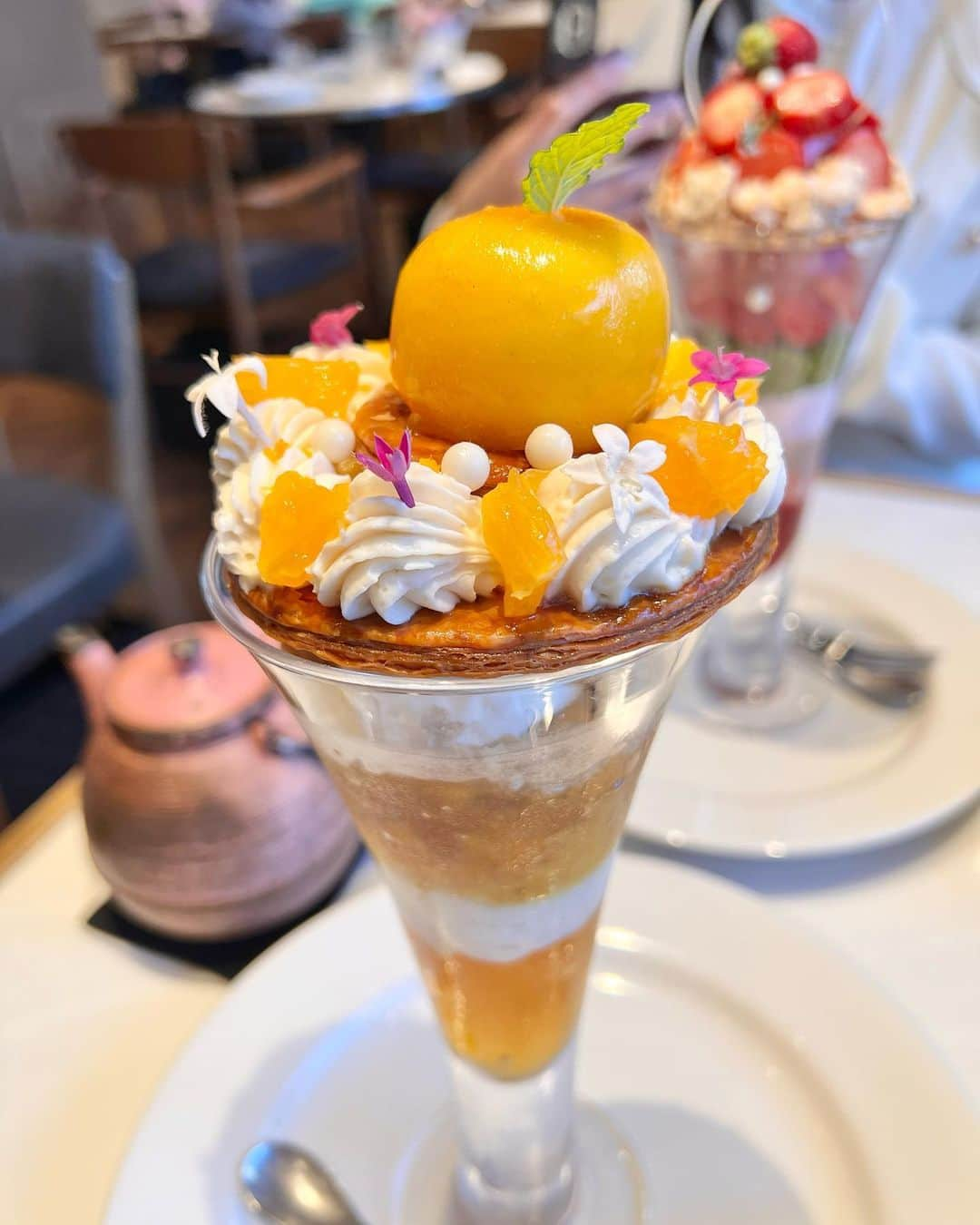 佐々木柚香さんのインスタグラム写真 - (佐々木柚香Instagram)「🍊🍊🍊 パフェ🍨🍰🍼 . . . #パフェ #パフェ巡り #パフェ活 #カフェ巡り #新宿カフェ #新宿ランチ #スイーツ巡り #新宿スイーツ #新宿グルメ #新宿newoman #newman #salonbakeandtea」7月26日 2時01分 - yuka_burlesque