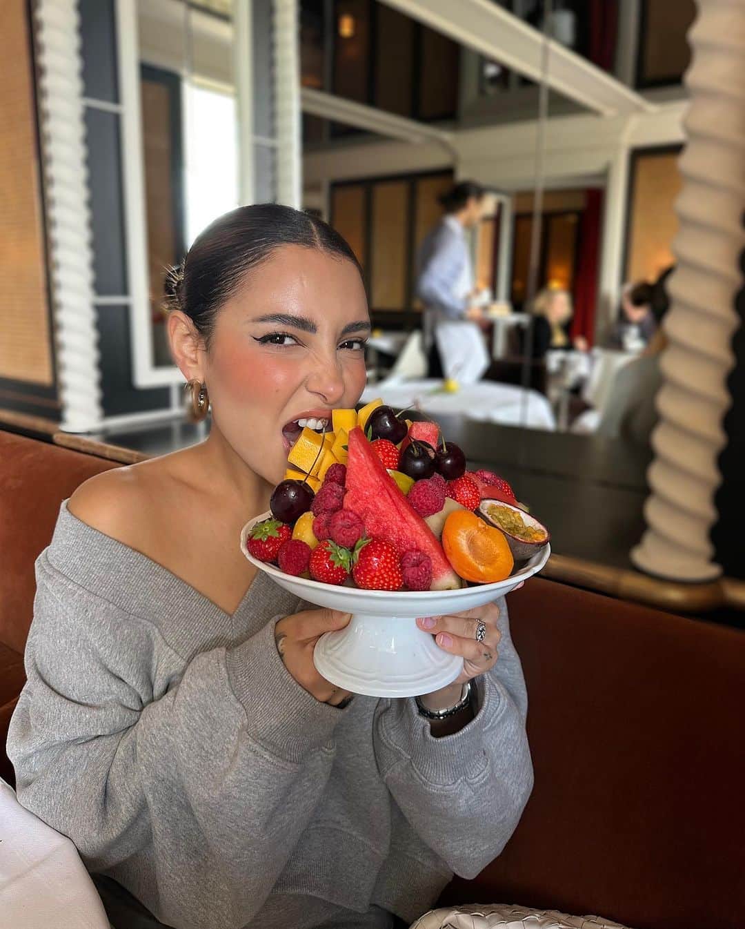 sananasのインスタグラム：「🍓🍉🍑passion food」