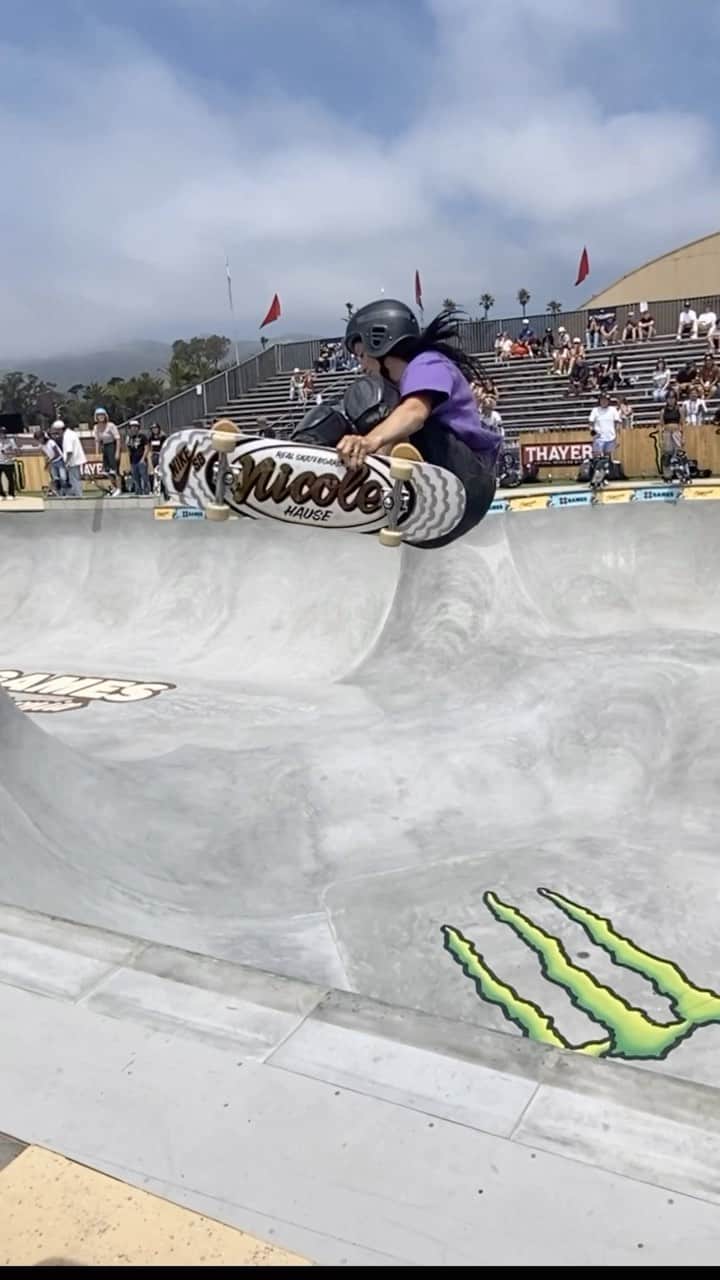 ニコル・ハウゼのインスタグラム：「This is what last place at X Games looks like 😂❌  Featuring - @buffymilner @fabiana_delfino @liltunechi @edidamestoy @tonyhawk」