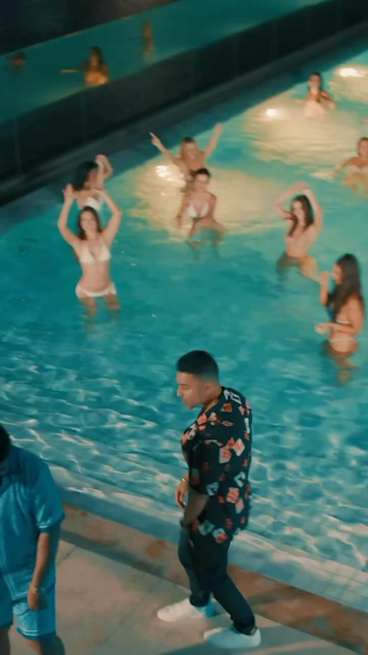 ジェイ・ショーンのインスタグラム：「It’s not even been a week! “Tu Hi Tu” is out NOW everywhere - summer banga right here! Let’s go bro @ezuworld 💥💥🔥 link in bio. Get it!!」