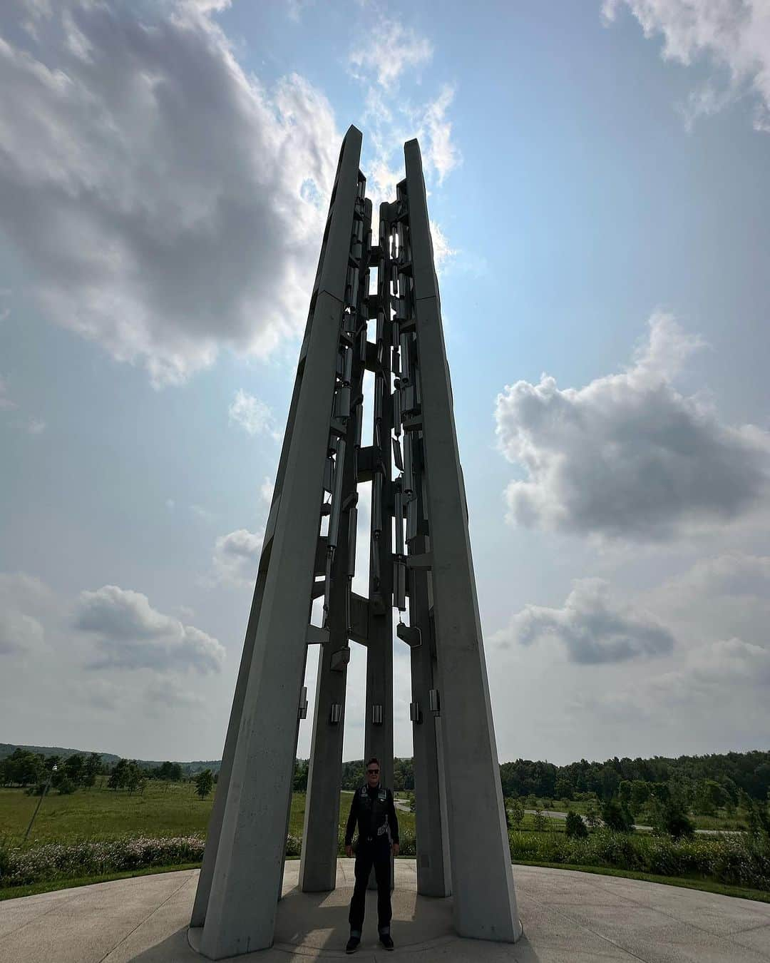 ロバート・パトリックさんのインスタグラム写真 - (ロバート・パトリックInstagram)「Sacred ground. Flight 93 Crash National Memorial. A profound monument to the heroic efforts of 40 crew and passengers who overpowered the terrorist who hijacked the flight with intention of inflicting more death and destruction on our nation, by heading for the White House or Capital building. It is now a beautiful tribute to those souls. Definitely worth the effort when in Pennsylvania! @santaclaritaharley @harleydavidson @glendaleharley @hdmuseum @flight93_nps #ride #america #heroes #sacrifice」7月26日 2時57分 - ripfighter