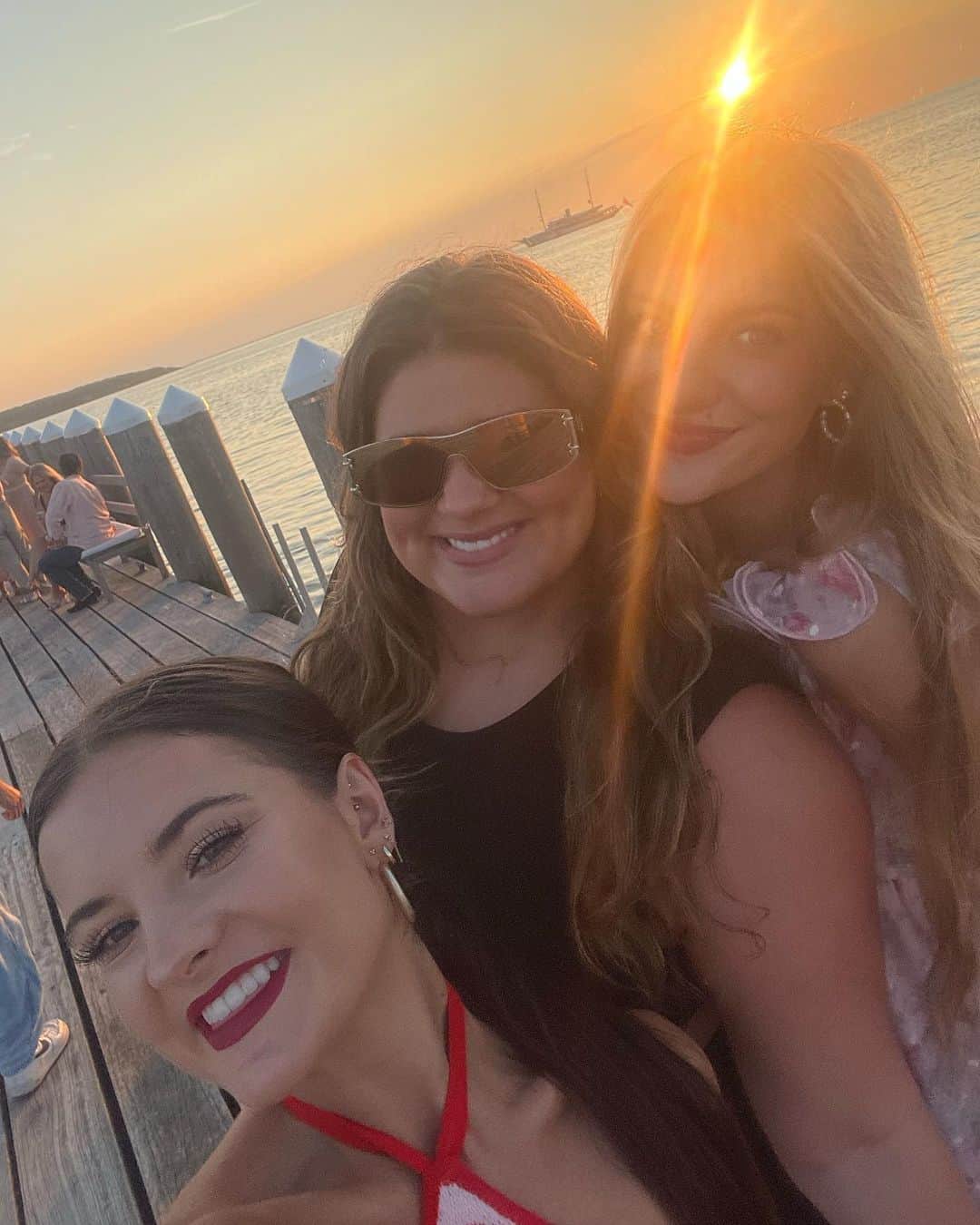 Brooke Marie Hylandさんのインスタグラム写真 - (Brooke Marie HylandInstagram)「“Magic in the Hamptons”, I get it now ❤️💄🦞」7月26日 3時12分 - brookehyland