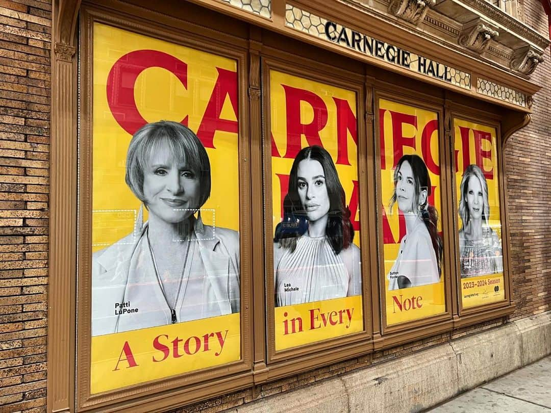 リア・ミシェルのインスタグラム：「Is this real life?! Honored to be along side these powerhouse women. Can’t wait for my first solo concert at @carnegiehall in October! ❤️」