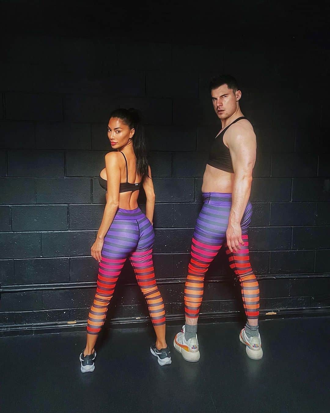 のインスタグラム：「Who wore it better and who worked it better? Me or @flula? 😜 🍑 @paolomascitti」