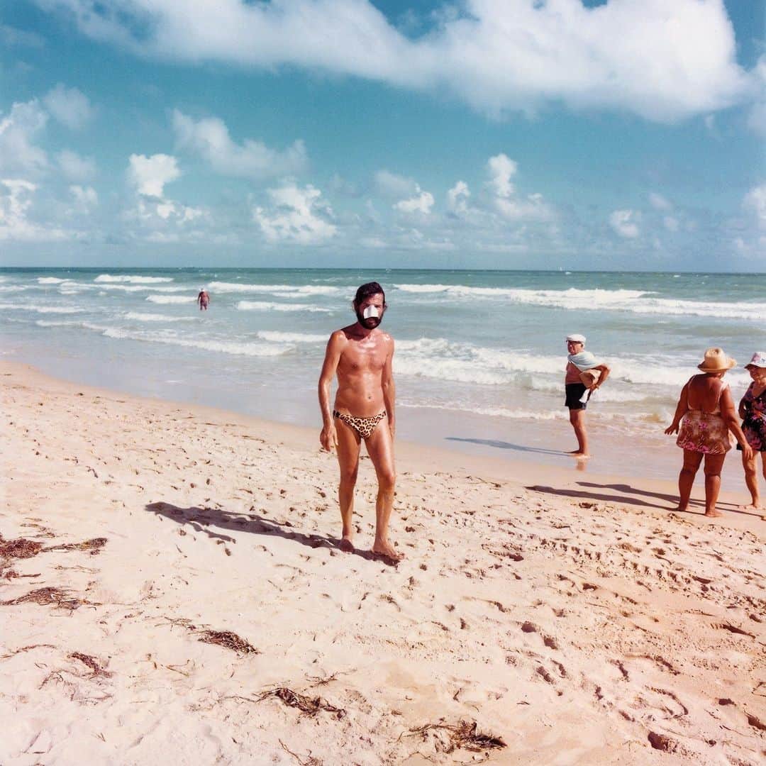The New Yorkerさんのインスタグラム写真 - (The New YorkerInstagram)「By the 1970s, Miami Beach’s popularity as an entertainment and tourism capital had waned; instead, the city was increasingly populated not by vacationers but by elderly Jews—often émigrés from the Northeast, many of them Holocaust survivors. The photographer Andy Sweet’s images of the community that grew there show that there can be, even in one’s later years, a distinct enjoyment to be found in the body and in the brilliant world around it. See more of his pictures at the link in our bio.」7月26日 5時00分 - newyorkermag