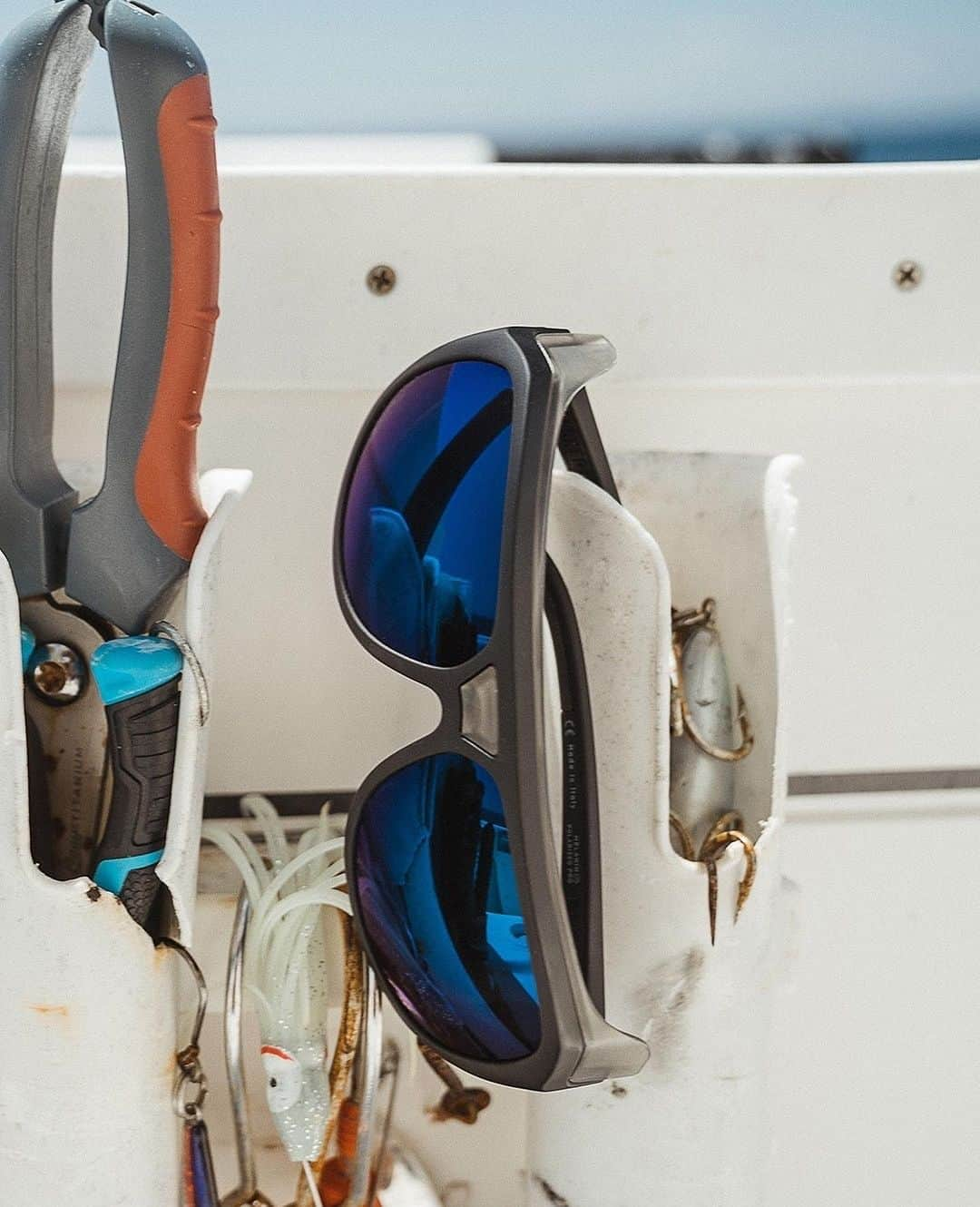 Electric_Fishingさんのインスタグラム写真 - (Electric_FishingInstagram)「Check out our Performance sunglasses! Built to withstand the elements and provide superior on-the-water eye protection. 🎣🕶️⚓ ⁠ ⁠ #ElectricSunglasses #PolarizedSunglasses #StyleThatPerforms #ElectricFishing」7月26日 5時13分 - electric_fishing