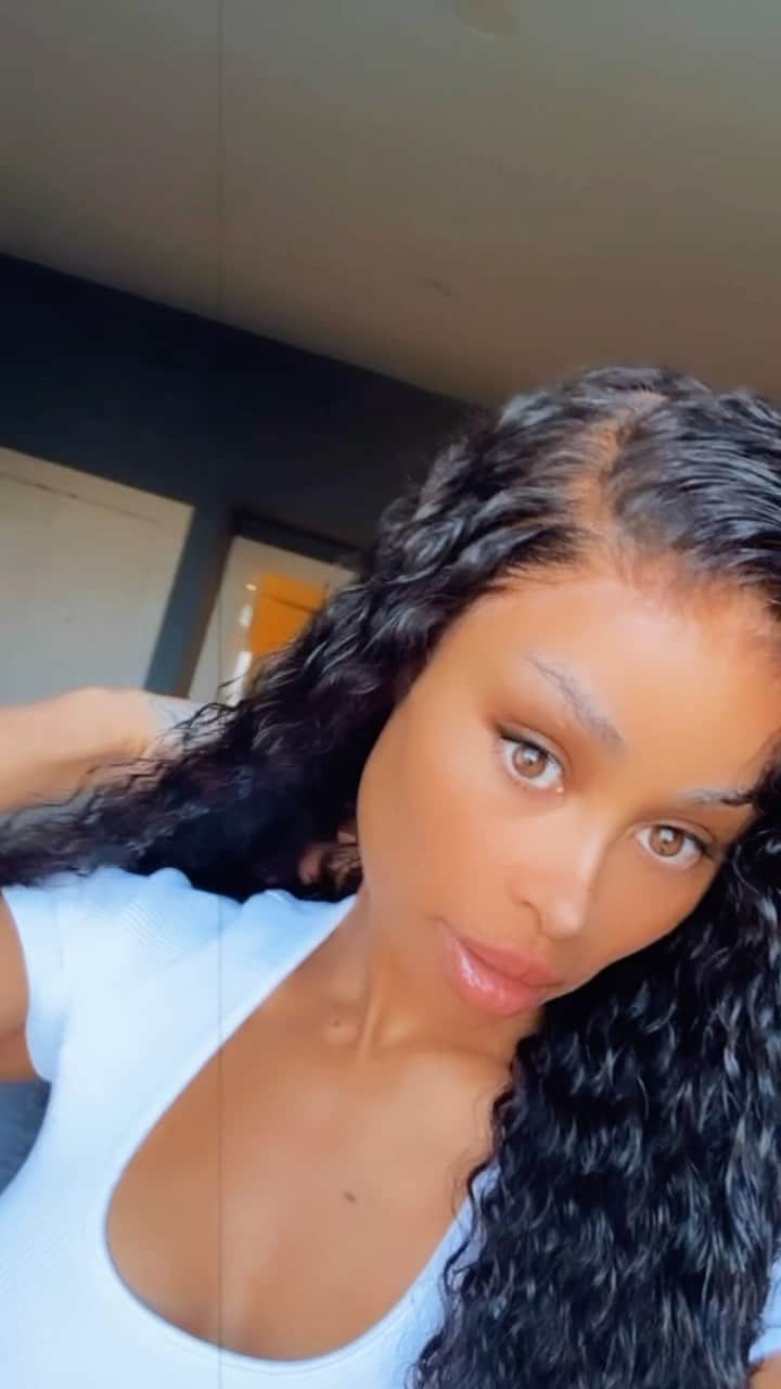 ブラック・チャイナのインスタグラム：「CURLY FULL LACE FRONTAL WIG 210 DENSITY @hearts.pure.brand  Our lace Wig is 100% Raw Burmese  Hair and features different patterns. It can be styled in any way, parted along hairline, and comes with an adjustable band on the back of the wig for additional security.  Our lace and Wig come fully prep-lucked customized to give the best natural install」
