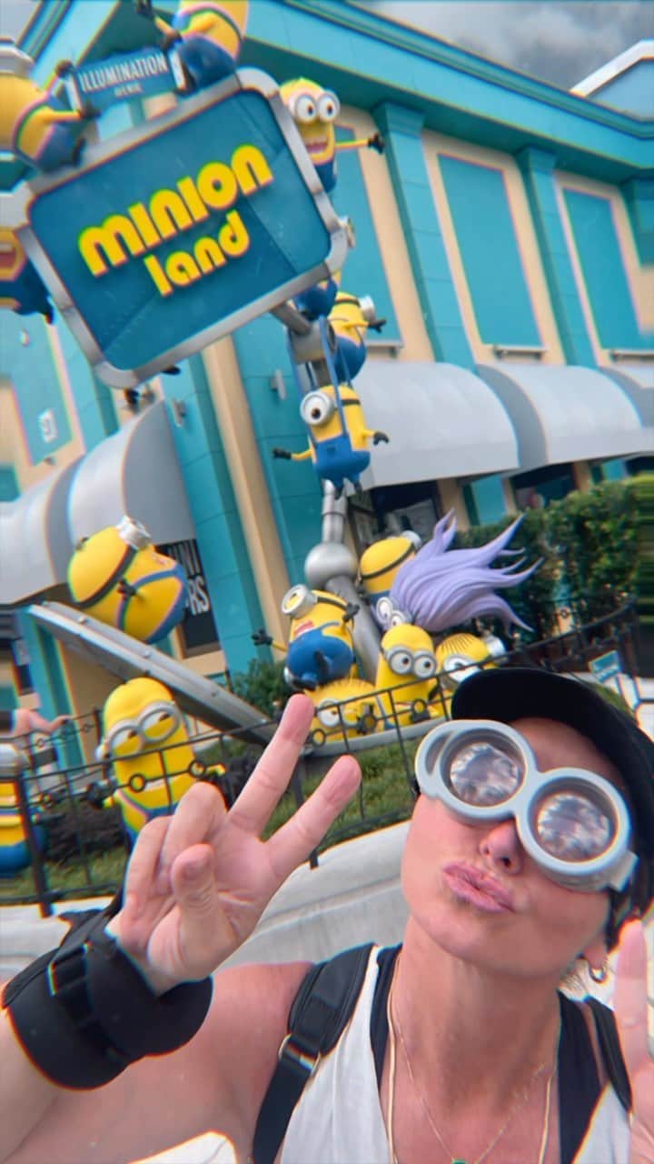 Giovanna Antonelliのインスタグラム：「😜 Obrigada @universaldestinationsbrasil !」