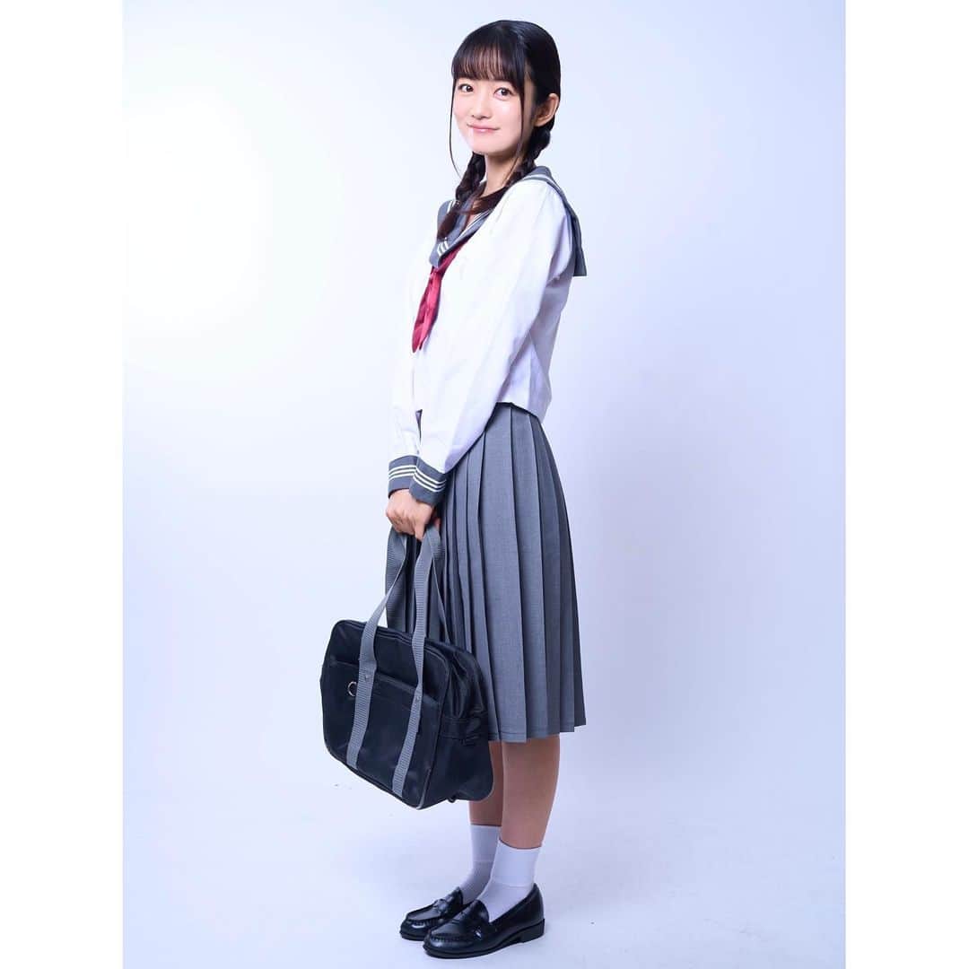 森田涼花のインスタグラム：「🍏🍎 朗読劇「マッチングアプリ:アップルボム(仮)」  本日初日！主演を務めさせて頂きます。  【出演】 森田涼花　森保まどか　菅野真衣　日原あゆみ　飯塚麻結　木戸衣吹　ルゥティン　鷹村彩花　香坂さき　村上まなつ　鷲見友美ジェナ　遠藤瑠香　日永麗　渡瀬結月　深川瑠華　福留光帆　藤園麗　熊沢世莉奈　畑美紗起　渡邉結衣　　中島明子　十二稜子　白河みずな　小松穂葉　十河茉由　優莉奈　大澤萌々　わだこなつ　塚本颯来　野谷ひまり　石原美沙紀　花塚廉太郎　上田悠介　秋谷啓斗　宮﨑雅也　やみえん　伊藤節生　加藤光大　福緒唯 【日程】 7月26日(水)〜7月30日(日) シアターサンモール　  朗読劇。 いつも舞台に立ってお芝居をしている感覚とは また少し違って、それもまた楽しい。。♪ 観に来られる方は熱中症にお気をつけて ぜひお越しください🍉」
