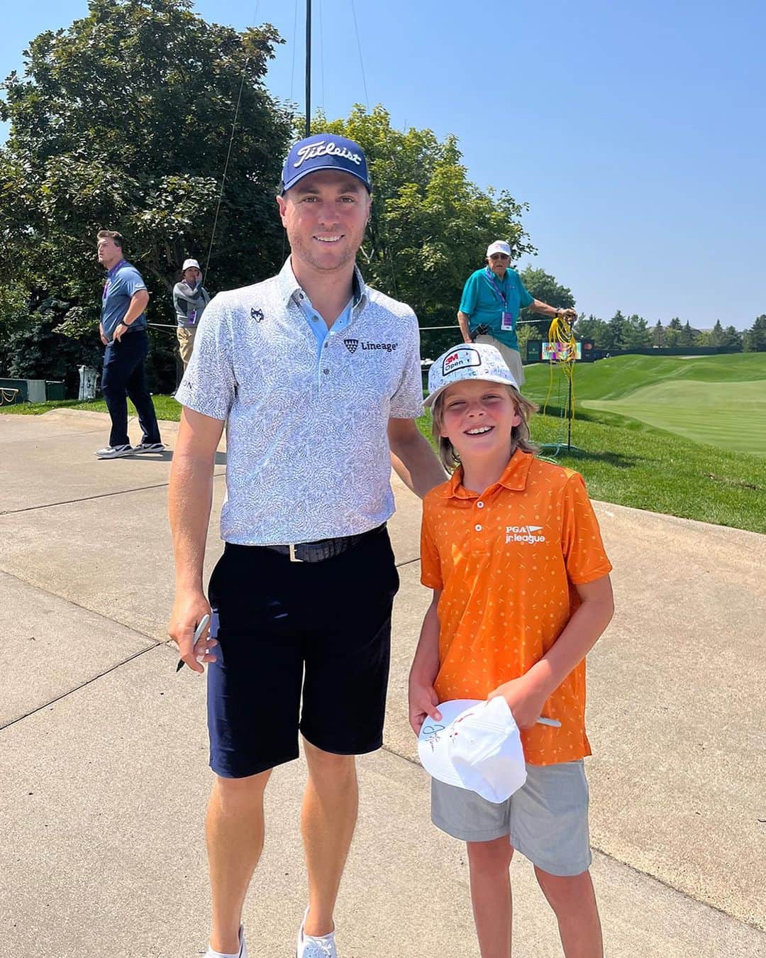 PGA TOURさんのインスタグラム写真 - (PGA TOURInstagram)「During his practice round, @JustinThomas34 brought in 11-year-old Tommy inside the ropes to hit a shot.」7月26日 6時34分 - pgatour