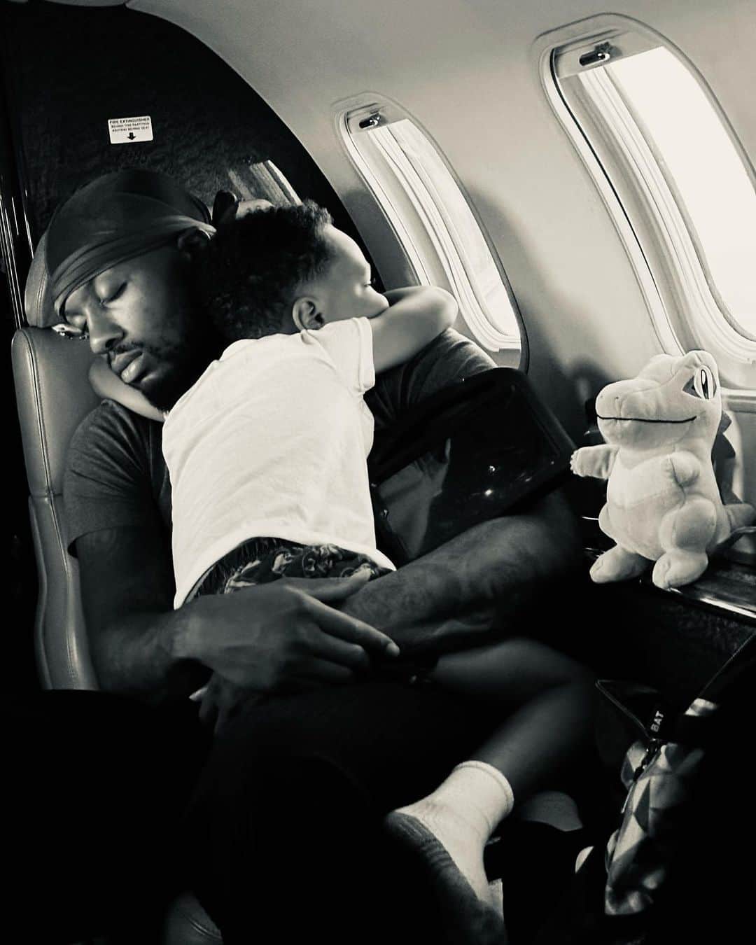 デイミアン・リラードのインスタグラム：「My son will never not feel my presence … ❤️♾🙏🏽」