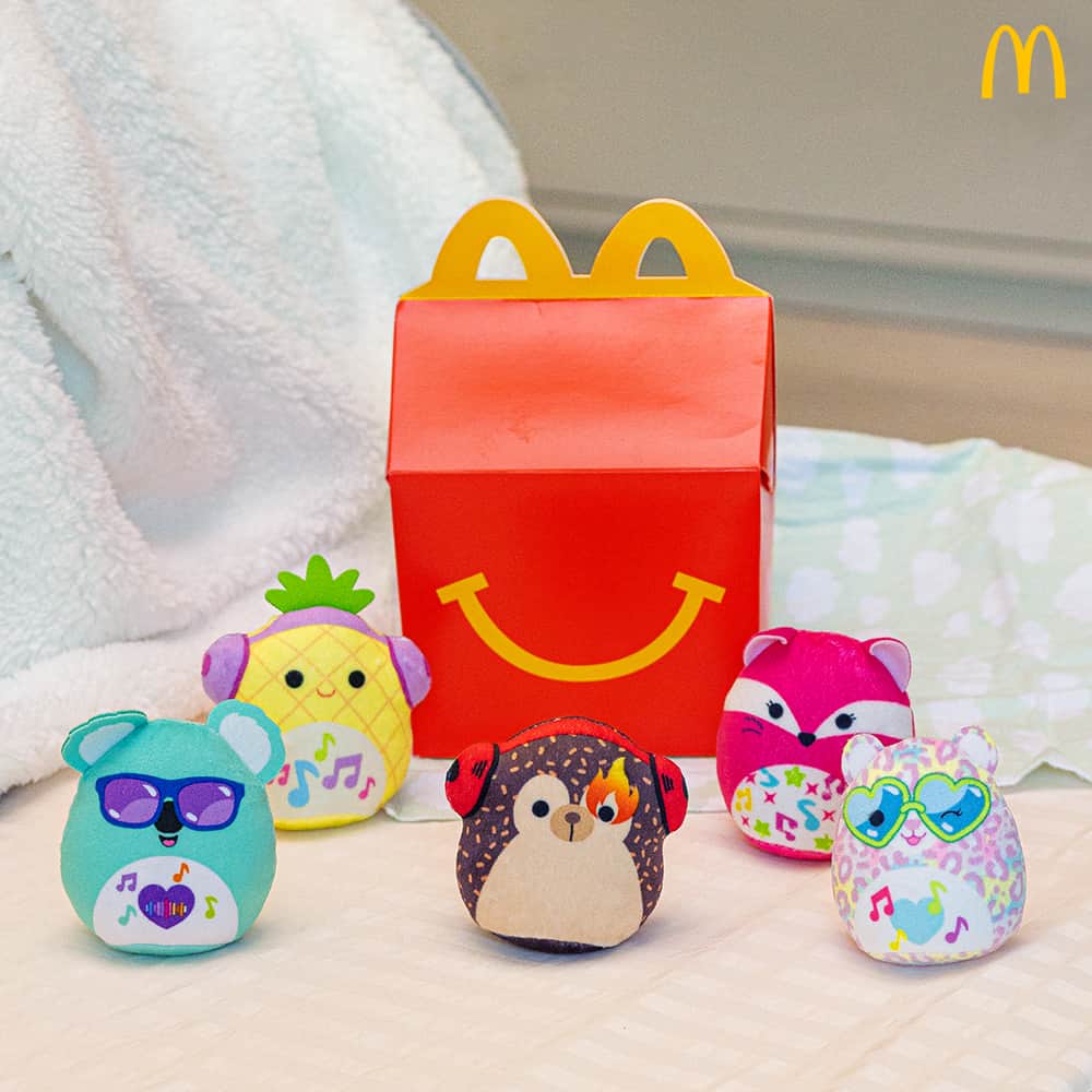 McDonald's Philippinesのインスタグラム：「POV of u and ur kiddo wishing for a schoolbreak extension so u can play more w/them adorable Squishmallows from Happy Meal. 😌   Collect all 10! Order now via McDelivery. 💯」