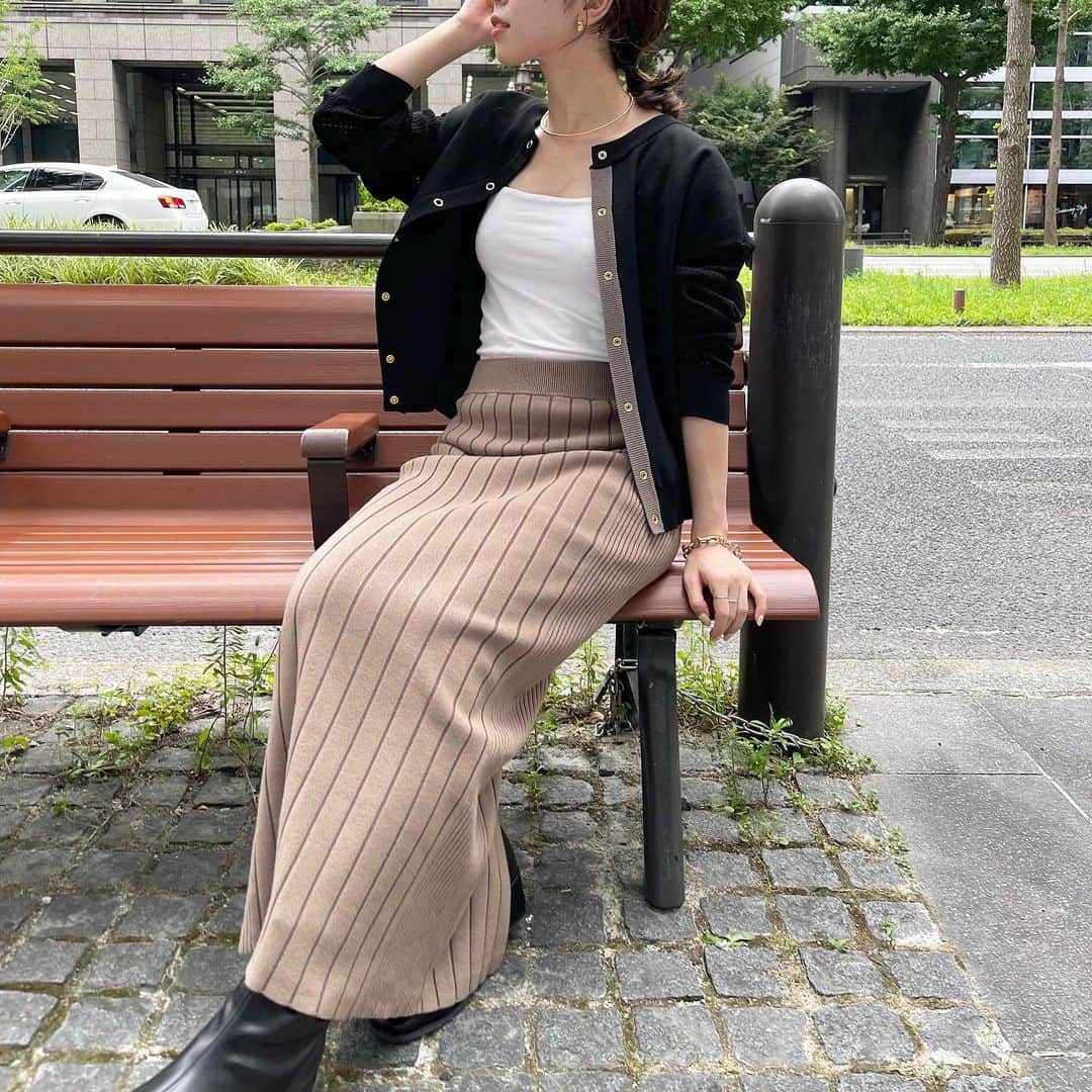 GALLARDAGALANTE OUTLETさんのインスタグラム写真 - (GALLARDAGALANTE OUTLETInstagram)「2023 Autumn Collection  @jena_espacemerveilleux  @gallardagalante_outlet  @allegory_gallardagalante   ______________________ #ガリャルダガランテアウトレット  #ジェナエスパスメルヴェイユ  #アウトレット #カーディガン#ニットスカート #タイトスカート#オフィスカジュアル #オフィスカジュアルコーデ」7月26日 7時38分 - gallardagalante_outlet