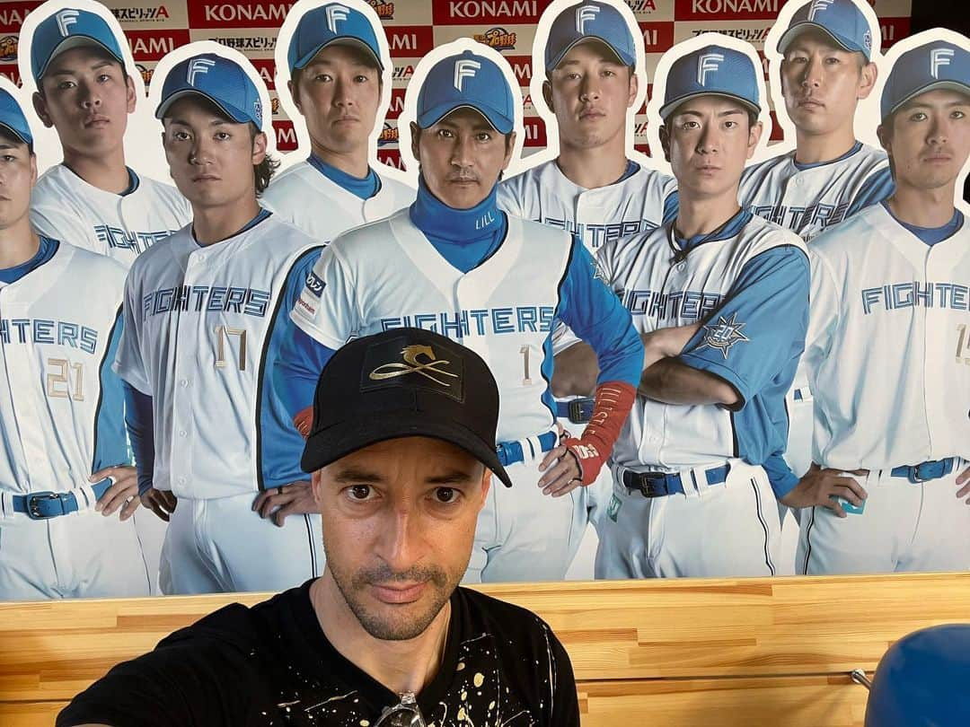 クリストフ・ルメールのインスタグラム：「We are waiting for you at Esconfield Hokkaido on Friday 28 th for opening pitch ! Can I make it ? 😣⚾️🎯 @cl_by_c.lemaire @fighters_official #esconfieldhokkaido #nipponhamfighters #fightershokkaido #baseball#hotseracing#jra#ルメール #clbycルメール」