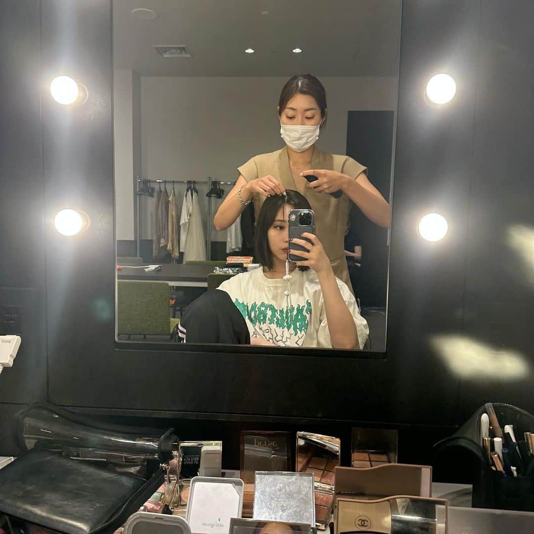 鷲尾伶菜のインスタグラム：「🖤 おふしょ」