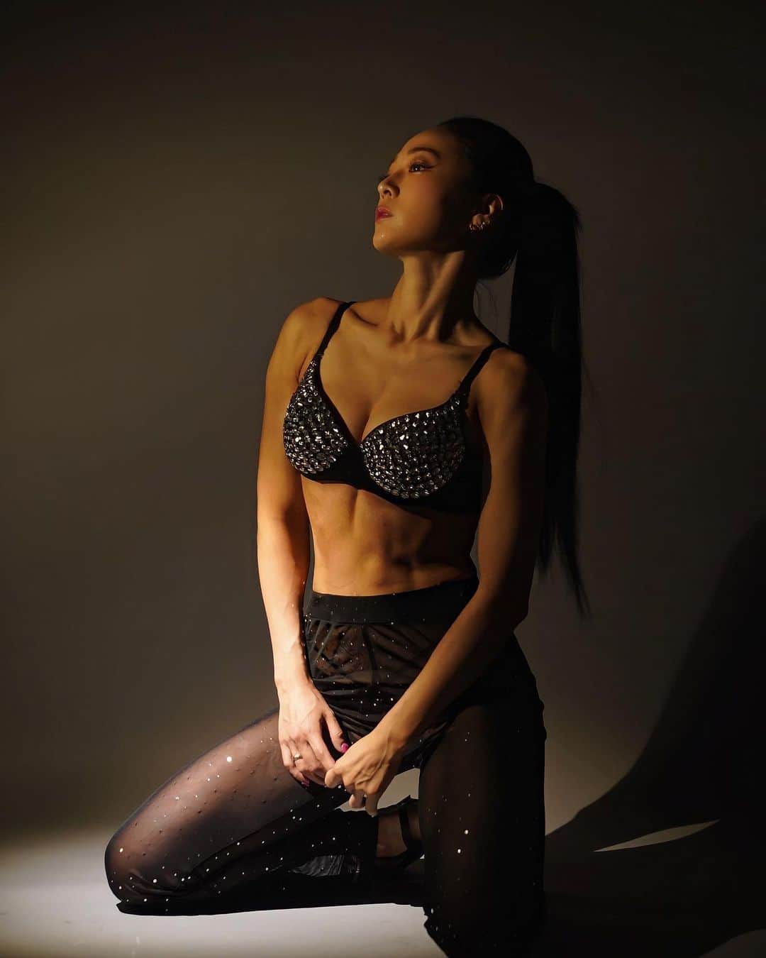 藤井明恵さんのインスタグラム写真 - (藤井明恵Instagram)「사란🕯🌹 photographer @kiyoshi.yamauchi  hairmake @yukina_noiri  . . #🇰🇷 #fitnessmodel #korean #fashion  #피트니스모델 #모델 #fitness #training #lingeriemodel #한국 #hiptraining」7月26日 17時56分 - myunghae.k314