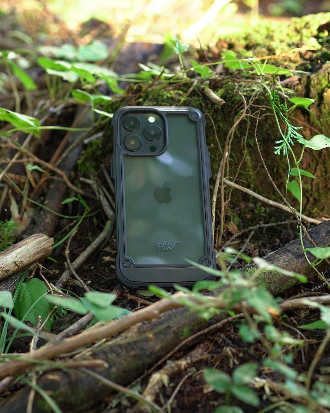 ROOT CO. Designed in HAKONE.さんのインスタグラム写真 - (ROOT CO. Designed in HAKONE.Instagram)「. Shock Resist Tough & Basic Case  #root_co #rootco #shockresisttoughandbasiccase #iphonecase #outdoors」7月26日 17時57分 - root_co_official