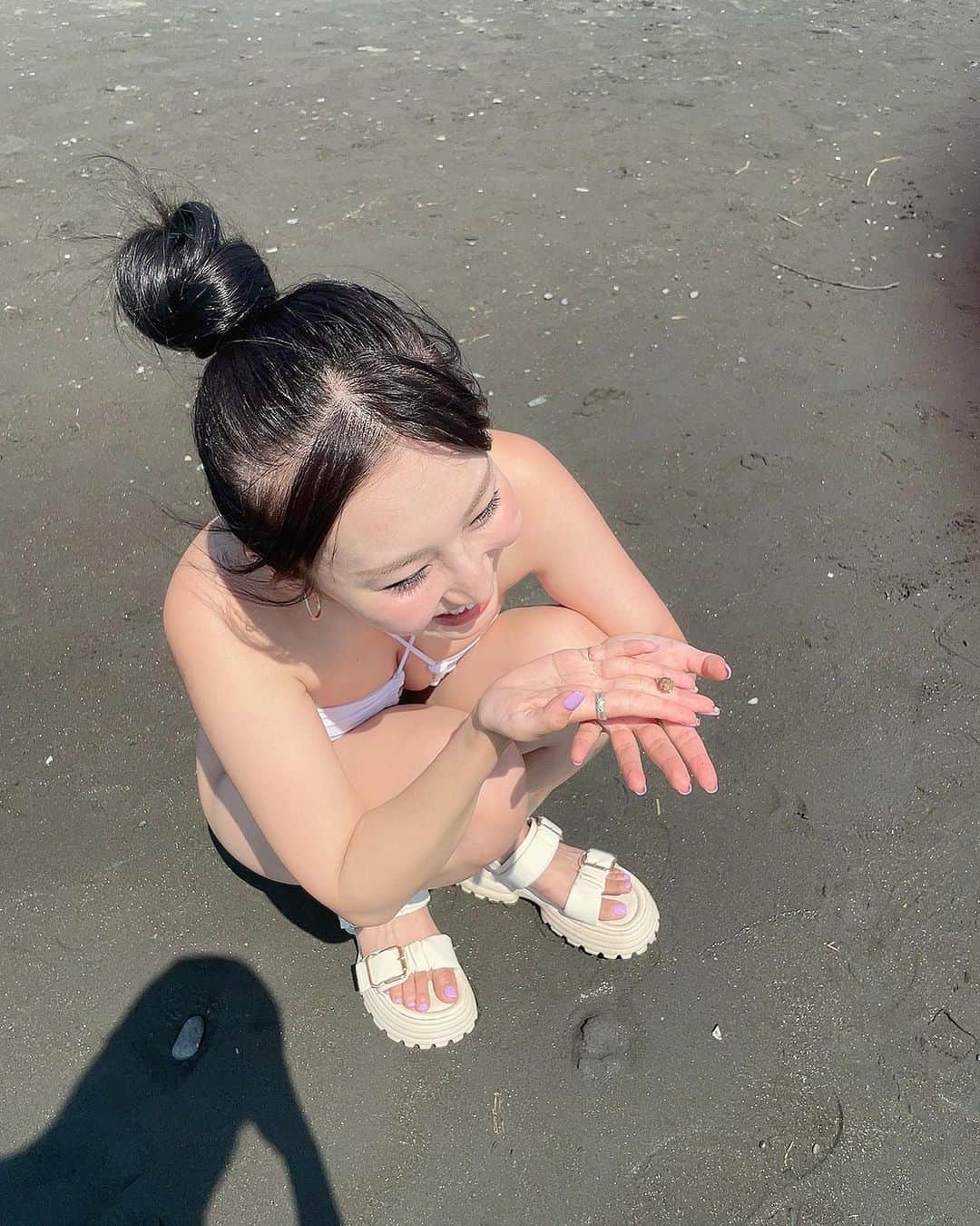 熊谷麻音さんのインスタグラム写真 - (熊谷麻音Instagram)「⁡ ⁡ ⁡ あちち🌞🌴🌺✨🤍 ⁡ ⁡ ⁡ ୨୧┈┈┈┈┈┈┈┈┈┈┈┈୨୧ ⁡ 💋デジタル写真集発売中💋 ⁡ Amazon･Kindleで 【熊谷麻音】で検索してね🔎♡ ⁡ 《Gカップの津軽弁女子》 週プレ PhotoBook ⁡ ୨୧┈┈┈┈┈┈┈┈┈┈┈┈୨୧ ⁡ -ライブ配信- ⁡ ❶TikTokLive @ kumagai_mao ⁡ ୨୧┈┈┈┈┈┈┈┈┈┈┈┈୨୧ ⁡ -各SNSアカウント- ⁡ ･Twitter【@ kumagai_mao】 ･Instagram【mao_kumagai】 ･TikTok【@ kumagai_mao】 ⁡ ⁡  #ビキニ  #Bikini #gravure  #グラビア自撮り部 #グラビア撮影 #横乳プリンセス #tバッグ #尻 #お尻女子 #尻スタグラム🍑  #インスタグラビアアイドル #selfie #美人 #美女 #美乳 #横乳クラブ  #爆乳グラドル #くびれ #グラドル自撮り部  #エロボディ  #むちむち女子  #グラビア好きと繋がりたい #可愛い女の子と繋がりたい #グラビア好きな人と繋がりたい #グラビア募集 #撮影モデル #カメラマン募集 #カメラマンさんと繋がりたい」7月26日 18時05分 - mao_kumagai