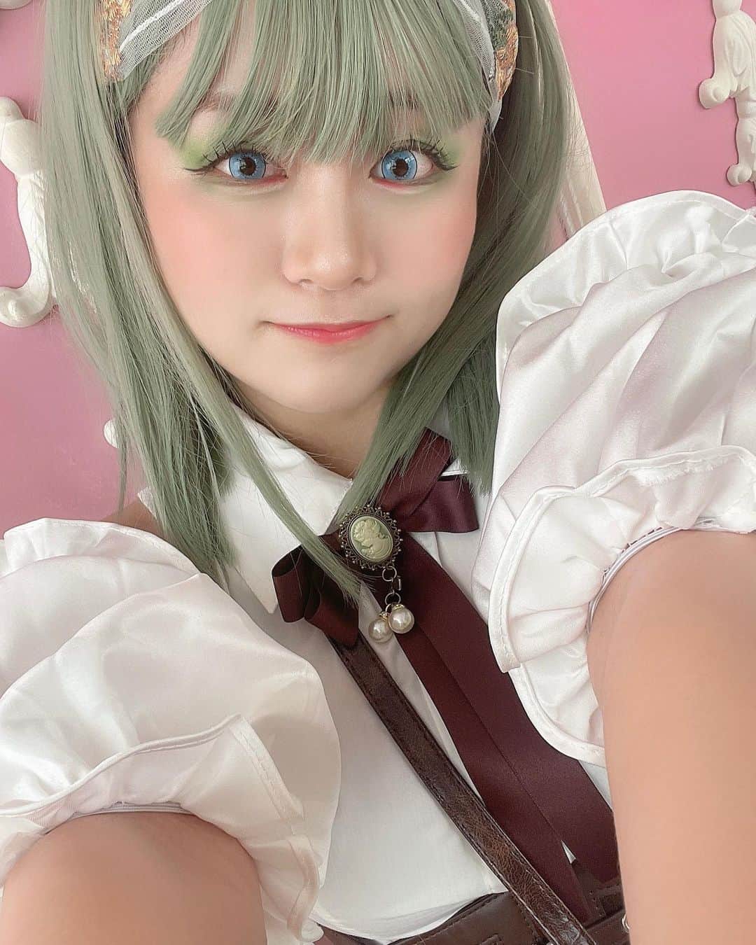 森岡悠のインスタグラム：「.  朗読公演 #空の匣庭A いよいよ私たちも本日小屋入り！✨ そして明日開幕〜〜〜👼🏻💚  初日まだ少しお席あるみたいなので ご検討中の方は是非是非！  場当たり頑張ってきます✊🏻🔥」