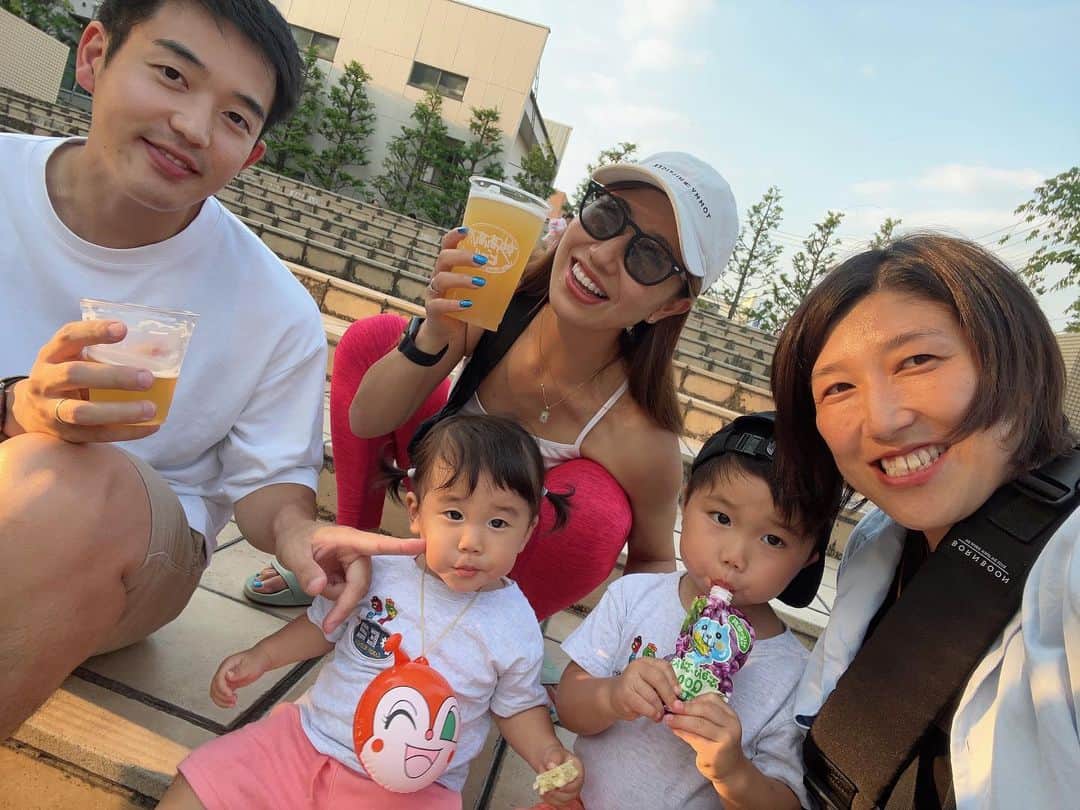 宮川杏奈のインスタグラム：「おそろコーデでお祭り🩷🤍🩵」