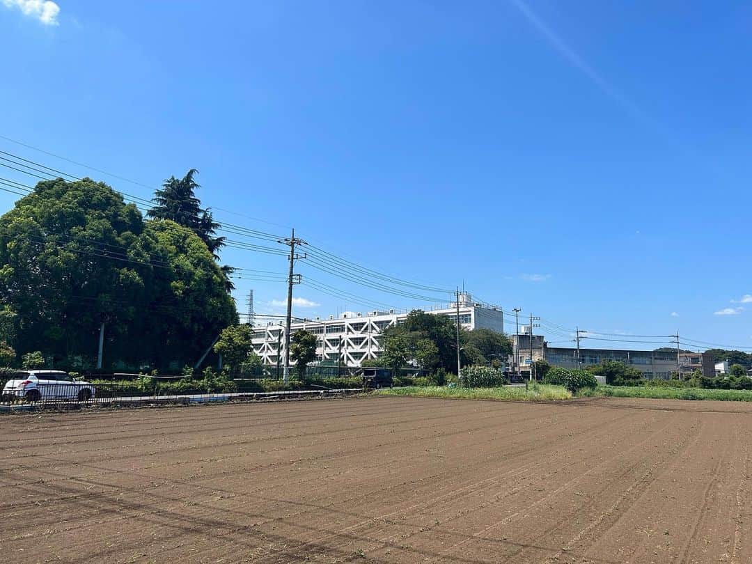 吉岡可奈のインスタグラム：「. あきるの東中 . 私の通学路🤗 れっきとした東京です🌽 . . #あきる野東中  #東京 #あきる野市 #西東京 #農道を通って #毎日通ってました🚲🚶‍♀️」