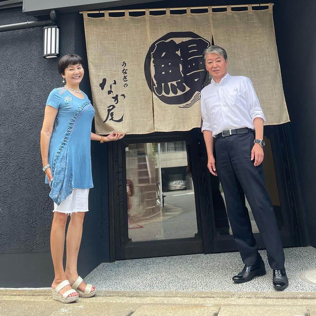 山本華世のインスタグラム：「丑の日❤️今年は7/30❤️警固の裏通り⁉️にオープンした『鰻なか尾』美味しかったよぉ〜❤️行ってみてね‼️ #土用の丑の日 #鰻 #うなぎ #せいろ蒸し  #うな重  #福岡 #警固 #大名グルメ #博多 #九州 #世界水泳」