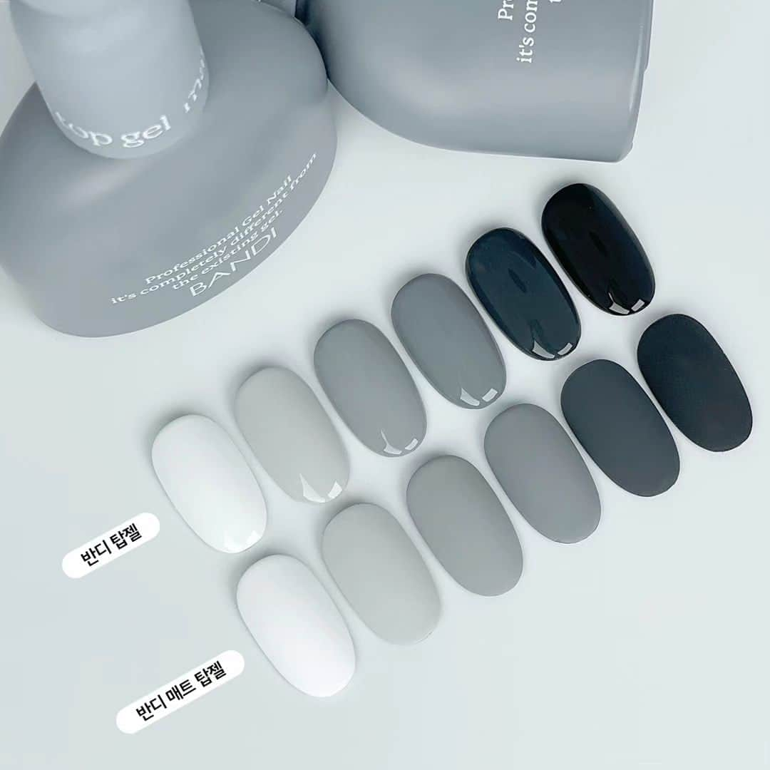 반디네일さんのインスタグラム写真 - (반디네일Instagram)「⠀ Color ObJET | BANDI Gel ⠀ 보다 완벽한 시술을 위한 ❝BANDI GEL CARE SYSTEM❞ 런칭 - l ⠀ ✦𝗺𝗮𝘁𝘁𝗲 𝘁𝗼𝗽 𝗴𝗲𝗹  - 옐로잉 제로 ! 선명한 매트 탑젤 ⠀ ⠀ 반디 매트탑젤은 지금 각 지사를 통해 만나보실 수 있습니다 ෆ ⠀ ⠀ ⠀  #bandi #bandigel #colorobjet #반디젤 #컬러오브제 #컬러오브제반디 #반디 #반디네일 #bandinail #서브젤 #오픈샵 #오픈살롱 #네일샵 #셀프네일 #네일샵오픈 #네일 #네일아트 #메인젤추천 #베이스젤 #베이스젤추천 #탑젤 #탑젤추천 #매트탑젤 #매트탑젤추천 #매트탑 #반디베이스젤 #반디탑젤 #반디매트탑젤 #여름네일아트 #네일아트 #셀프네일」7月26日 11時34分 - bandinail_official