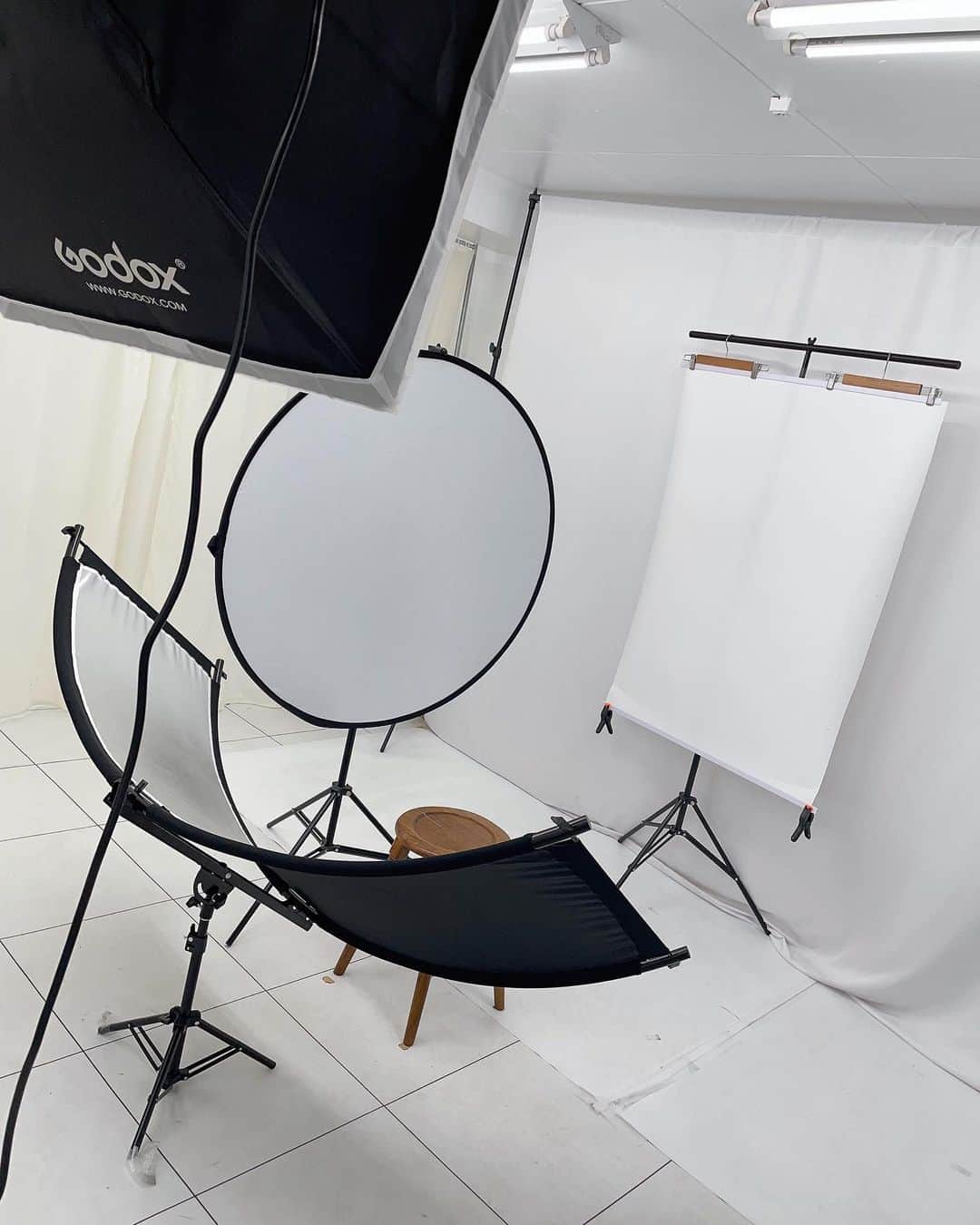 大崎菜々子さんのインスタグラム写真 - (大崎菜々子Instagram)「・ 韓国式証明写真館STORYBOOTH 新大久保店【本店】さんに行って証明写真撮ってきました✨  パスポート、マイナンバーカード、運転免許証、履歴書、プロフィール写真、オーディション写真など、様々な用途の証明写真をプロのカメラマンさんが撮ってくれて、さらに本場韓国でレタッチして仕上げてくれるよ😘  最新のライティングを使用することで、きれいに盛れる証明写真に！  スタジオも綺麗で背景色が選べるよ✨️  レタッチ箇所も選べるので、ナチュラルに盛れるのでおすすめです😳♡  PR @storybooth.photo #証明写真 #STORYBOOTH #韓国式証明写真館 #sns用写真 #韓国スタジオ」7月26日 11時38分 - nanako_19970411