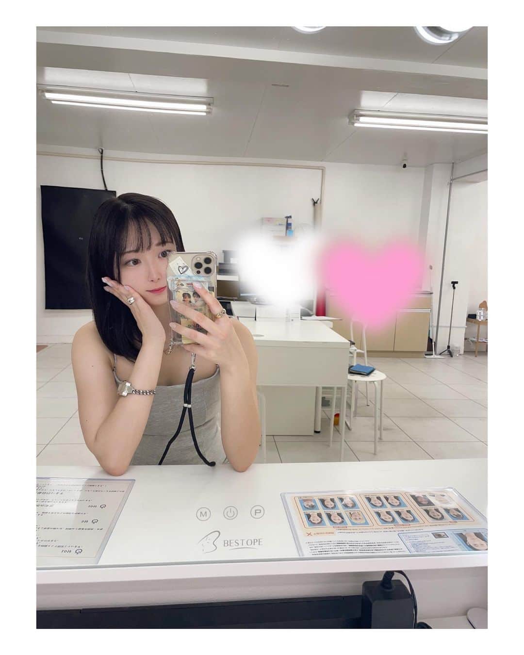 大崎菜々子さんのインスタグラム写真 - (大崎菜々子Instagram)「・ 韓国式証明写真館STORYBOOTH 新大久保店【本店】さんに行って証明写真撮ってきました✨  パスポート、マイナンバーカード、運転免許証、履歴書、プロフィール写真、オーディション写真など、様々な用途の証明写真をプロのカメラマンさんが撮ってくれて、さらに本場韓国でレタッチして仕上げてくれるよ😘  最新のライティングを使用することで、きれいに盛れる証明写真に！  スタジオも綺麗で背景色が選べるよ✨️  レタッチ箇所も選べるので、ナチュラルに盛れるのでおすすめです😳♡  PR @storybooth.photo #証明写真 #STORYBOOTH #韓国式証明写真館 #sns用写真 #韓国スタジオ」7月26日 11時38分 - nanako_19970411