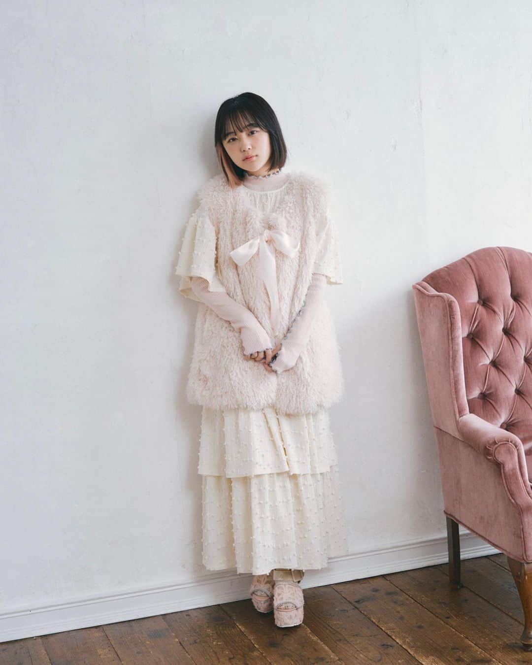 merry jennyのインスタグラム：「【 web  catalog ! 】 ㅤㅤㅤㅤㅤㅤㅤㅤㅤㅤㅤㅤㅤ merry jenny 2023 autumn Dream well feat.naenano  ㅤㅤㅤㅤㅤㅤㅤㅤㅤㅤㅤㅤㅤ 本日 7/26 (wed)  official web store RUNWAY channel にて 2023 autumn web  catalog vol.1が公開されました！ ㅤㅤㅤㅤㅤㅤㅤㅤㅤㅤㅤㅤ  topのURLから⇨  @merryjenny_instagram ぜひcheckしてくださいね♡ ㅤㅤㅤㅤㅤㅤㅤㅤㅤㅤㅤㅤㅤ 　 model : @naenano0114  photographer : @rikki_ueno  hair&make : @misu__hm  direction : @merryjenny_instagram  ㅤㅤㅤㅤㅤㅤㅤㅤㅤㅤㅤㅤㅤ ㅤㅤㅤㅤㅤㅤㅤㅤㅤㅤㅤㅤㅤ #merryjenny #メリージェニー  #2023aw #autumn #dreamwell  #webcatalog  #naenano #なえなの さん」