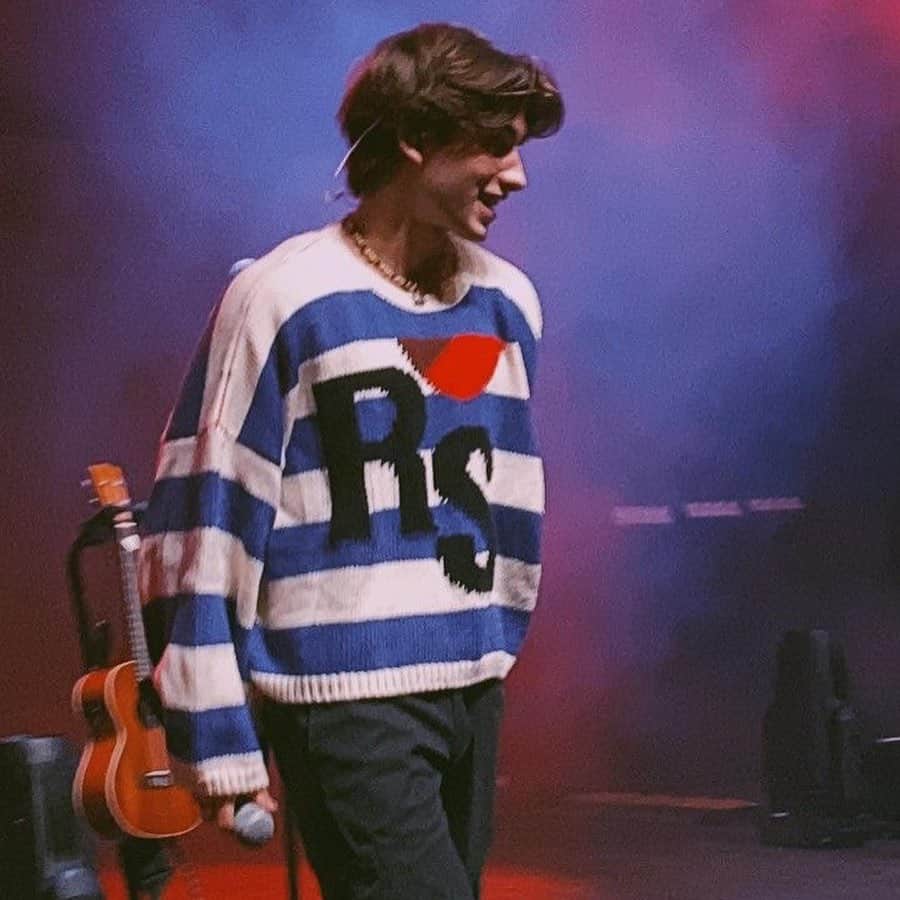 ジョニー・オーランドのインスタグラム：「Asia tickets on sale now!! <3 JohnnyOrlandoMusic.com  VIP upgrades will be available soon. More info to come #TheRideTour」