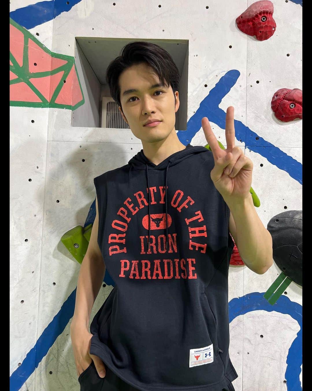 入江甚儀のインスタグラム：「日本テレビ水曜ドラマ 「#こっち向いてよ向井くん」第３話より 向井くんが大学時代に入っていたボルダリングサークルの同期、村田威（つよし）役で出演させて頂きます。 第３話は7/26(水）22:00から！📺 Netflixでも配信されてますので未見の方は追いつけま〜す🤾‍♂️ ⁡ @mukaikun_ntv」