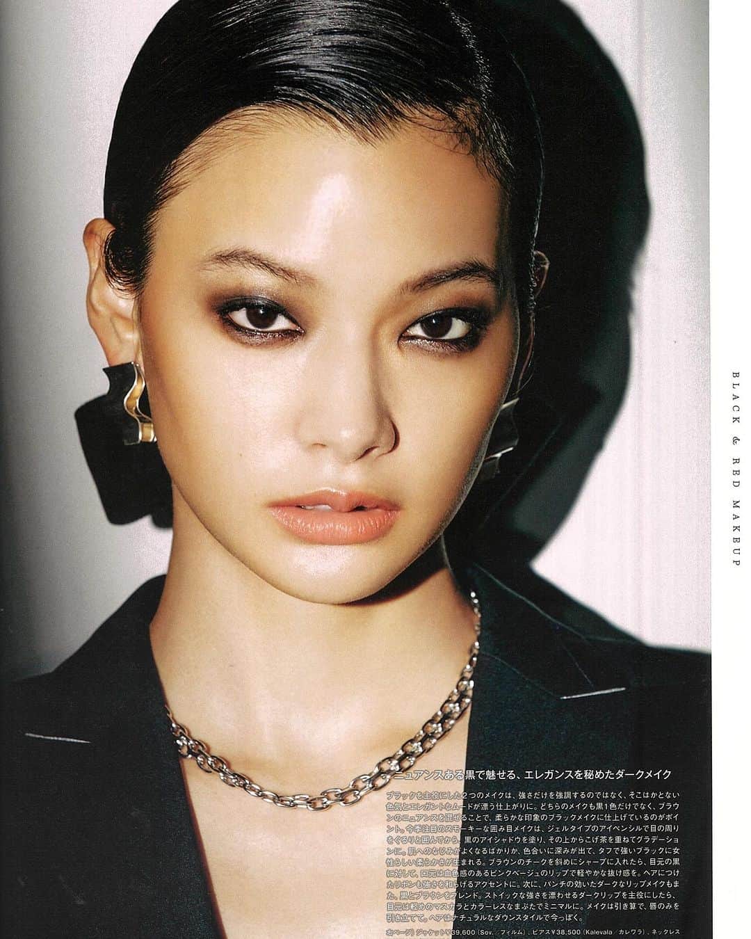 美舟さんのインスタグラム写真 - (美舟Instagram)「エレガントBLACK MAKE🖤  photograph @sasutei  styling #RyotaKamishiro HM by me model #RisaOda  #makeup #mifunemake #mywork #mifunemake」7月26日 12時13分 - mifune2014