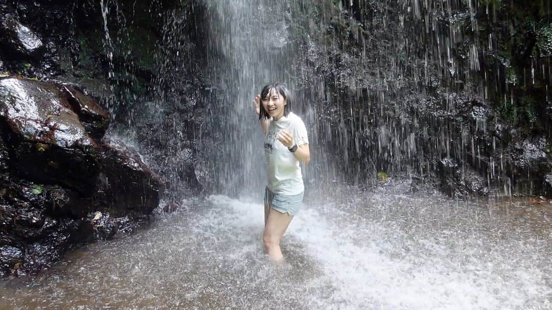 内山ミエさんのインスタグラム写真 - (内山ミエInstagram)「夏も大好き☀️😘❤  #夏 #熱中症 #熱中症対策 #滝 #新潟の夏」7月26日 12時16分 - mieuchiyama