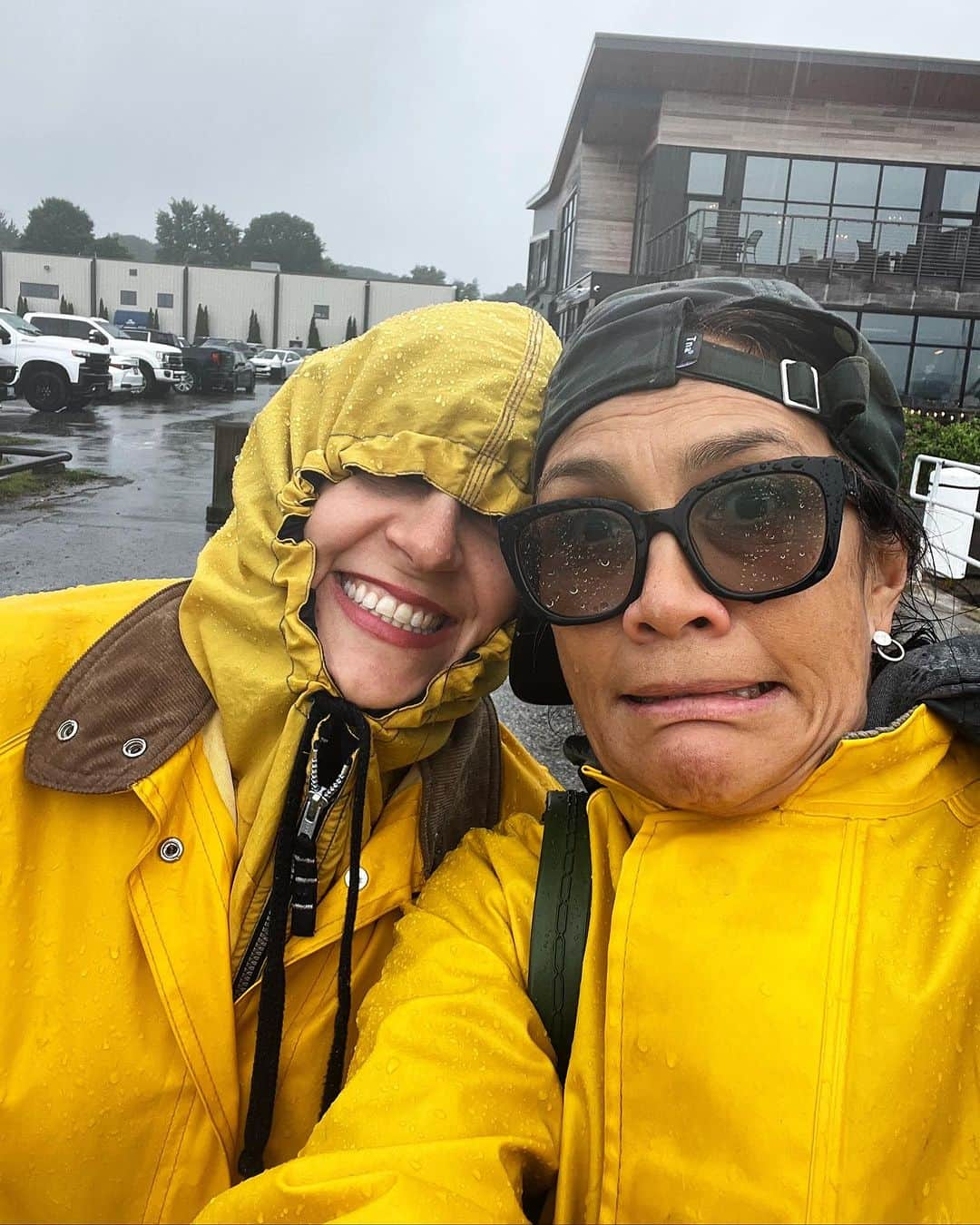 Ilana Wilesさんのインスタグラム写真 - (Ilana WilesInstagram)「Come to Maine, Lucy said. “We’ll stay in a house on a little island. Just drive to Portland and we’ll pick you up by boat.” Cut to us arriving in a torrential downpour. Like the hardest I’ve ever seen it rain in my life. Lucy and Eric were there to pick us up as promised. With double raincoats for us both, rubber flip flops cause Lucy knew I would show up in platform sandals, garbage bags to put over our luggage and wheel barrows to navigate the docks, one step at a time to make sure my flip flops had traction so the wind wouldn’t blow me into the water. When we finally had all our stuff in the boat, they handed Mike a beer and me a can of rosé and then took off into the choppy water. As the rain pelted us in every direction imaginable and I struggled to hang onto both my rosé and the railing for dear life, I shouted above the storm. “HOW LONG DID YOU SAY THIS BOAT RIDE IS TO THE HOUSE??” Lucy shouted back. “TWO HOURS.” Hahahaha. It was ten minutes. Whole thing felt unreal. Like I was in a Wes Anderson movie. Or the final scene of the Truman Show. Is this real life????? That was quite a dramatic intro, Maine!」7月26日 12時29分 - mommyshorts