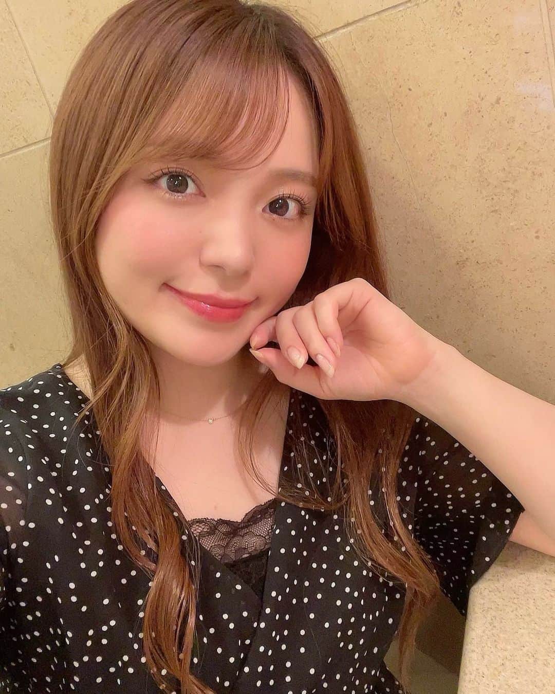 栗原みさのインスタグラム：「. 今日も暑いねぇ🫠🫠 皆さん元気にしてますか？？ . . まつパと美容液のおかげでマスカラ塗らなくても睫毛いい感じ👀🩷 . . . #栗原みさ #役者 #メイク #まつ毛パーマ #美容 #photo #photooftheday #selfie #horrorfan #instagood #followme」