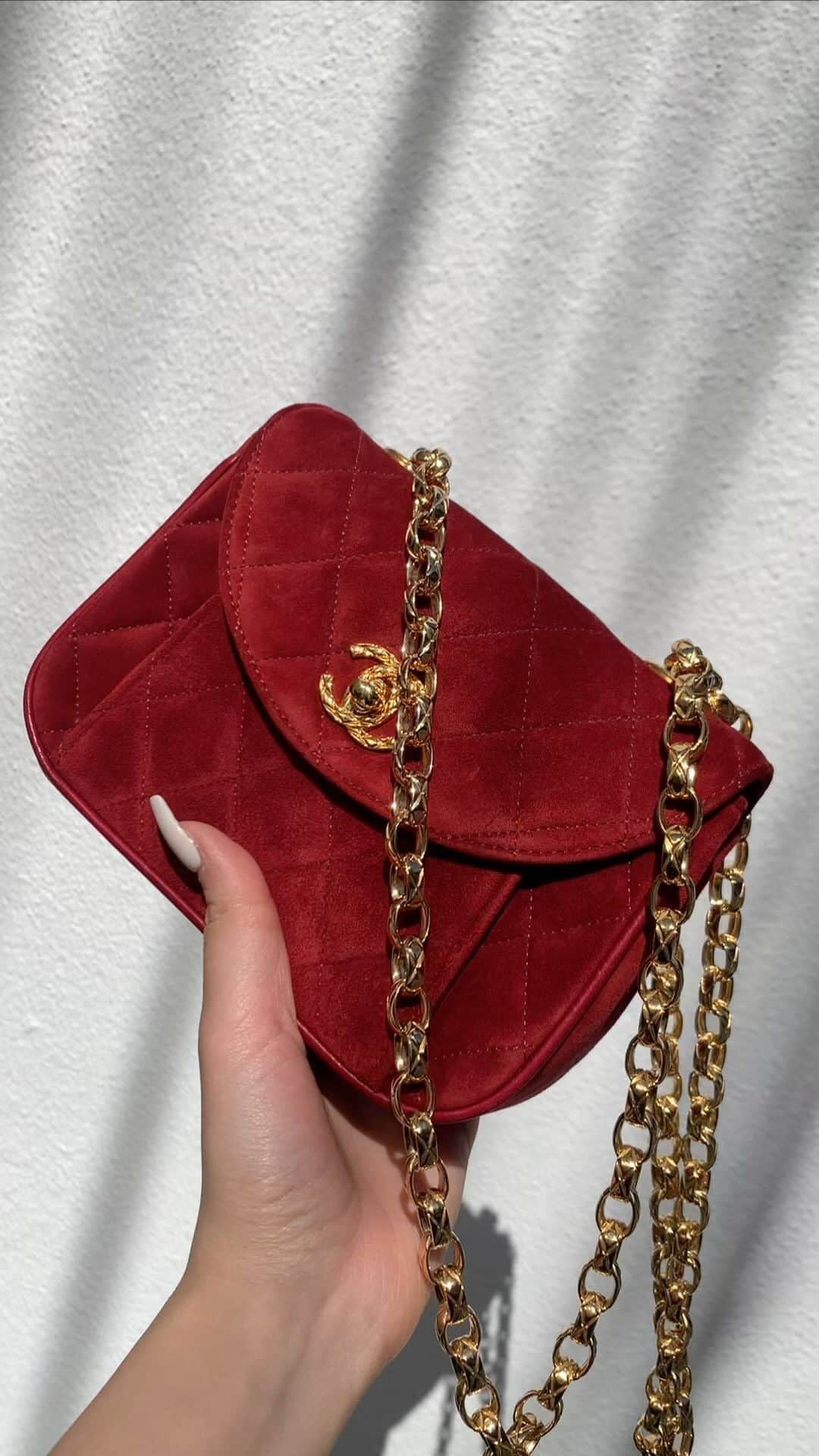 のインスタグラム：「Vintage Chanel Mini Round Flap Bag  Product code : 17165  #chanelvintage #chanelclassic  #chanellover #chanelbag #chanelbags」