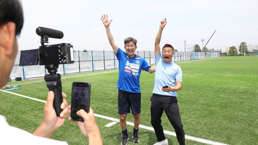 播戸竜二さんのインスタグラム写真 - (播戸竜二Instagram)「『横浜FCに突撃！』 @yokohamafc_official  ・ YouTubeおばんざい屋で横浜FCに行ってきました！ ・ 特別ゲストに久保竜彦さんを招いて、2人でバンバンいきました！ @kubotatsuhiko_official  ・ なんとキングカズがいて、しかもおばんざいソングを！（笑） ・ これは是非見てください！ ・ ・ #おばんざいソング #キング #まさかの」7月26日 13時06分 - ryuji_bando