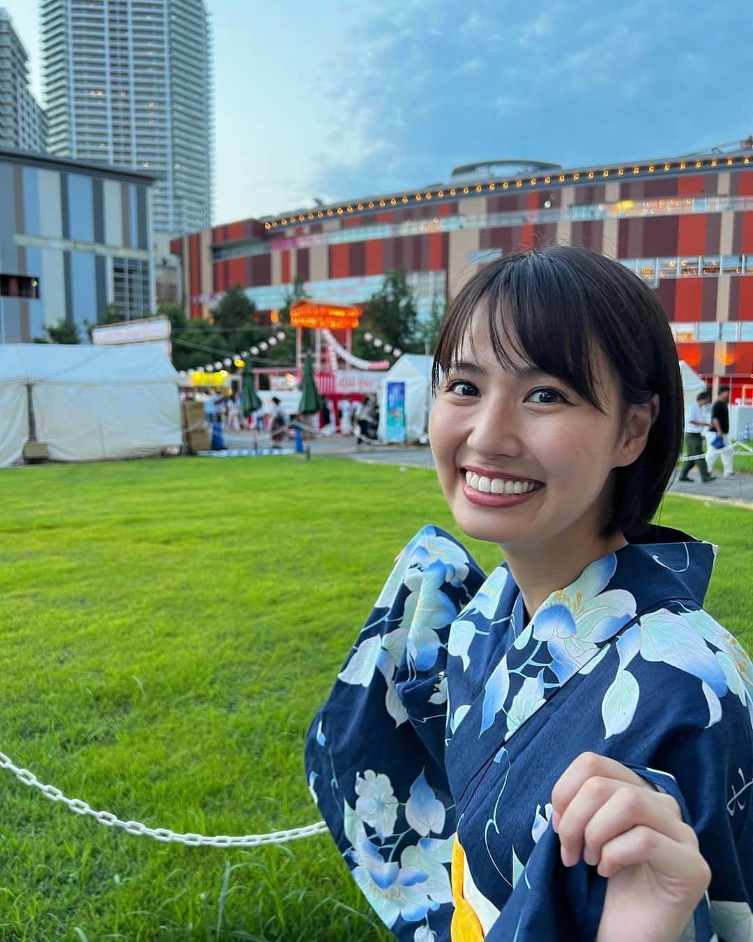 新谷あやかのインスタグラム：「・  豊洲ららぽーとにて、豊洲夏祭り🥰  浴衣着れてばりテンションあがるー♡  ・」