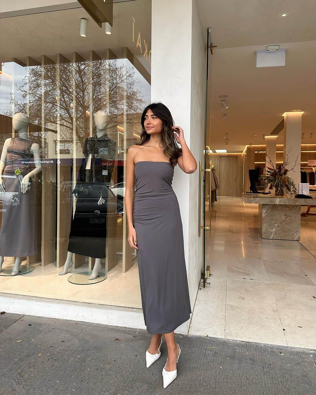 KOOKAI のインスタグラム：「KOOKAÏette Style •• Tap to shop the Issy Midi Dress, available in boutiques and online #kookai」