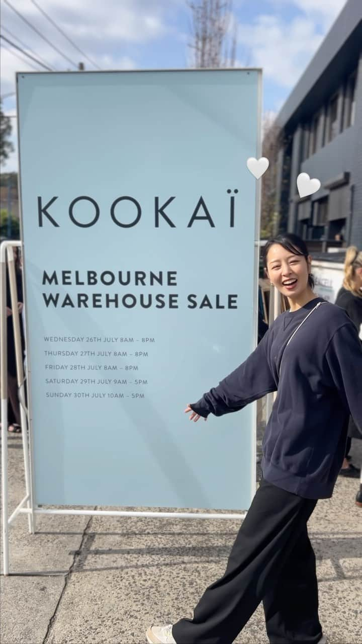 信長ゆかりのインスタグラム：「Melbourne warehouse sale starts🩵👗 @kookai_australia   #melbourne #melbournefashion #kookai #warehousesale」